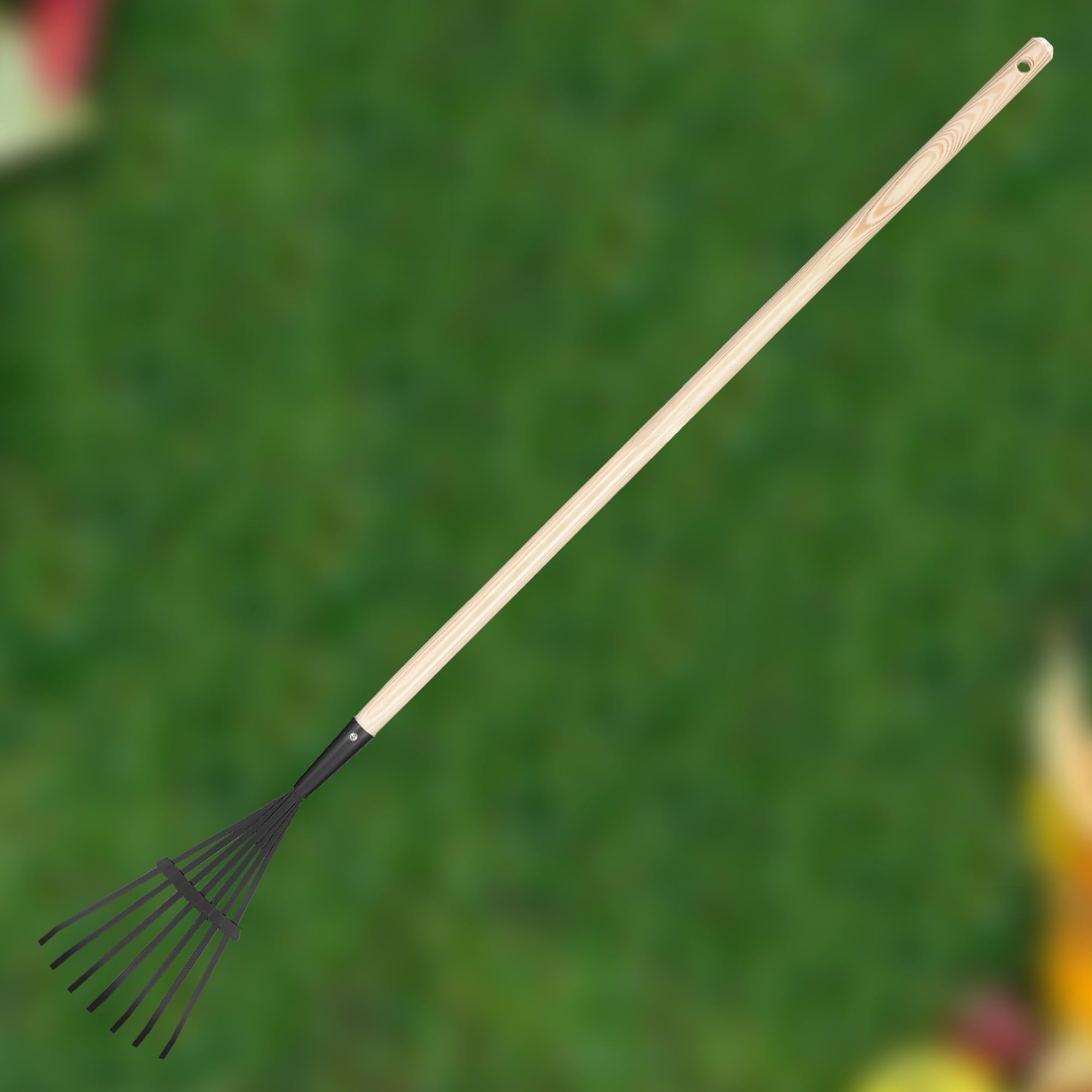 KOTARBAU® Rateau à Feuille - Acier - 14 cm - Râteau Jardin- avec Manche - 108 cm - Ramasse Feuille - Outil Robuste pour Gazon et Feuilles - Noir et Bois Naturel