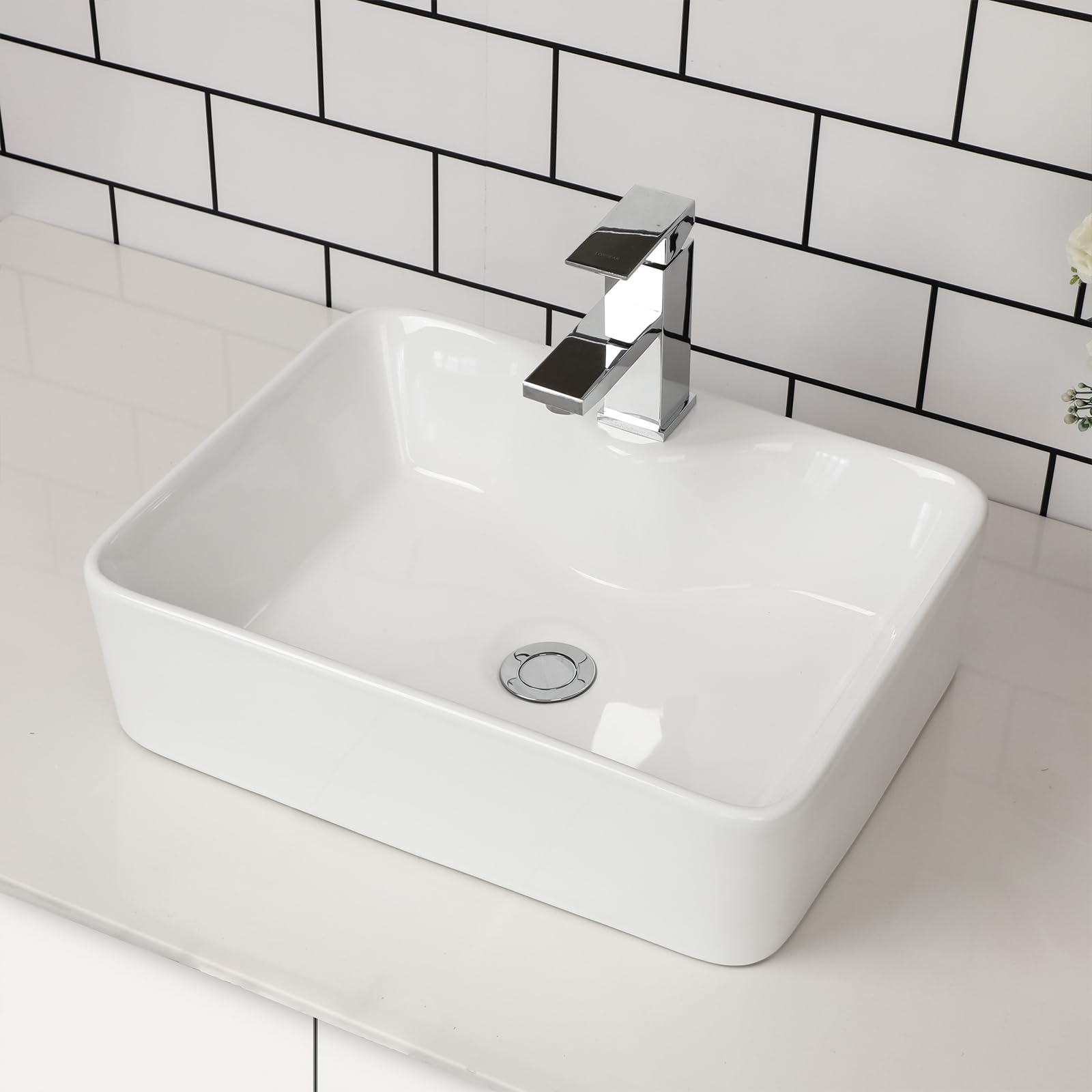 Vasque rectangulaire 40cm Kichae pour moderniser les toilettes et lavabo d'invités