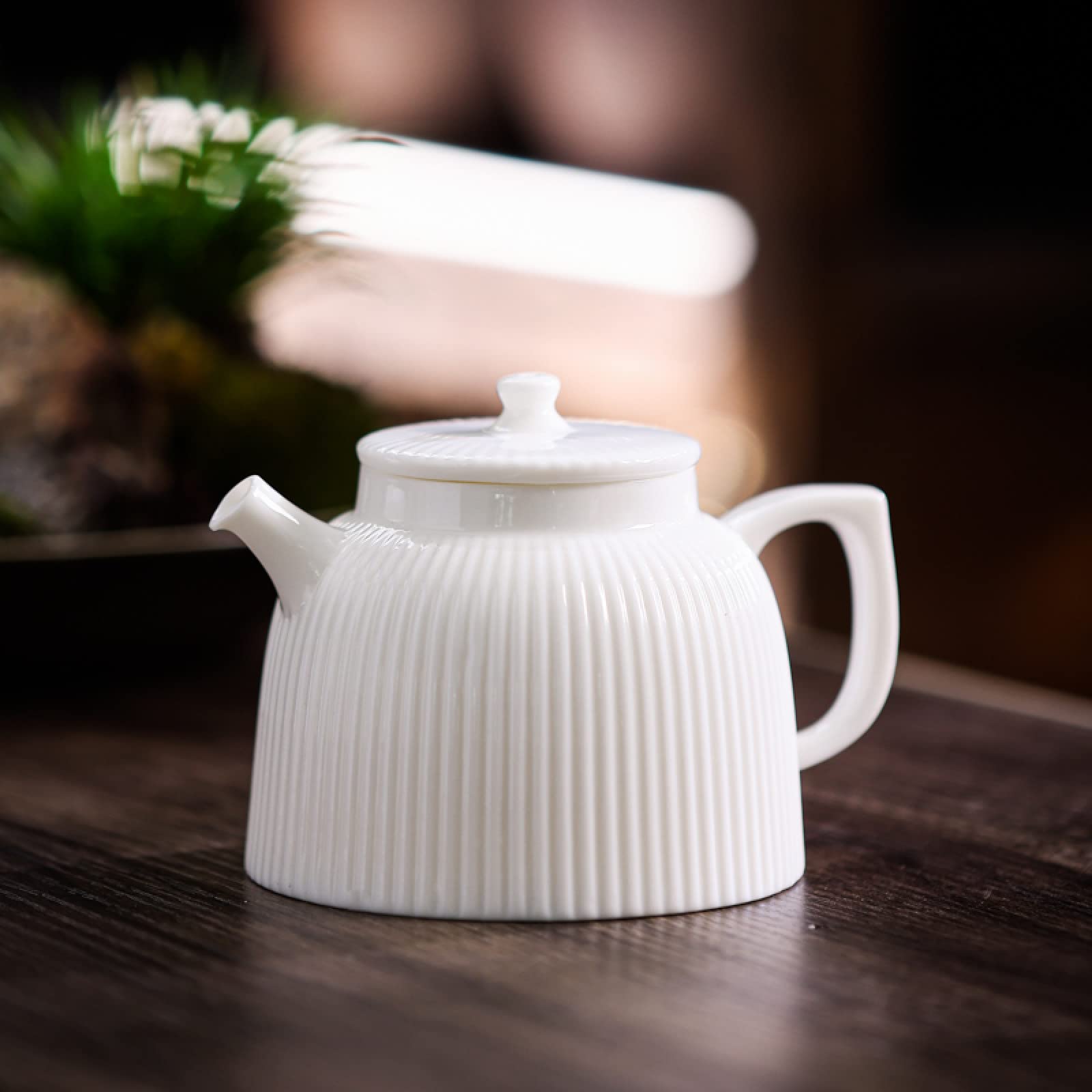 Théière en céramique - Théière en Porcelaine Blanche Faite à la Main avec Filtre à Boule et infuseur en céramique Chinoise, 180 ML, Taille Universelle