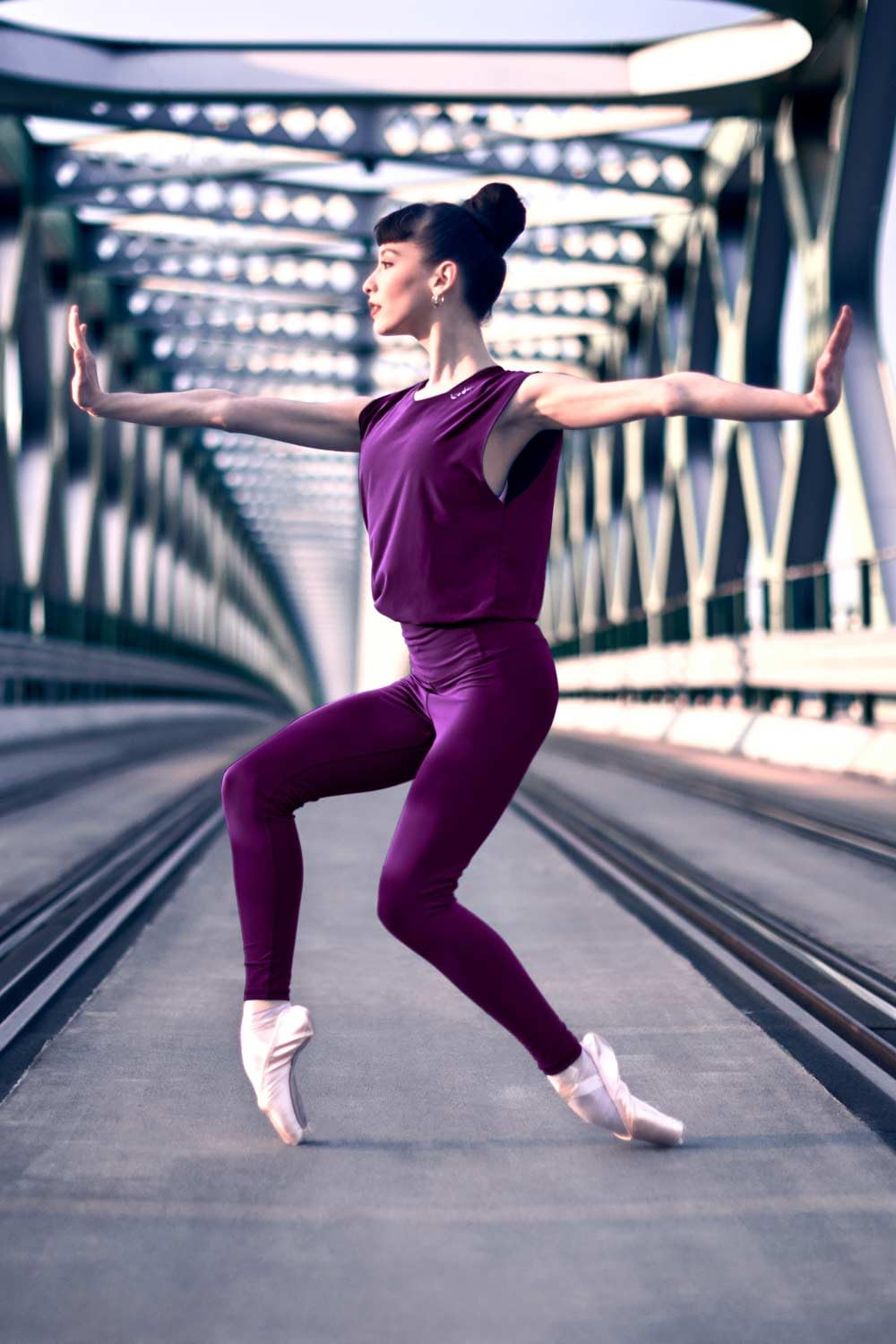 Winshape Damski kombinezon funkcyjny Comfort JS102LSC, styl komfortowy, fitness, czas wolny, joga, pilates, ciemna śliwka