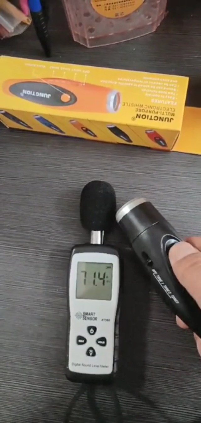 Fischietto Elettronico 3 Suoni - Fino A 125 DB - Con Cordino - Per Sport, Allenamento, Addestramento Animali - Igienico E Pratico - Foto 10