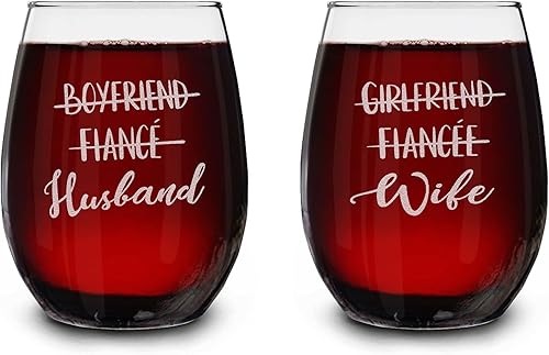 shop4ever Juego de 2 copas de vino grabadas sin tallo para novio, prometido, esposa, esposa, novias, novias, novias, esposas, para él y ella