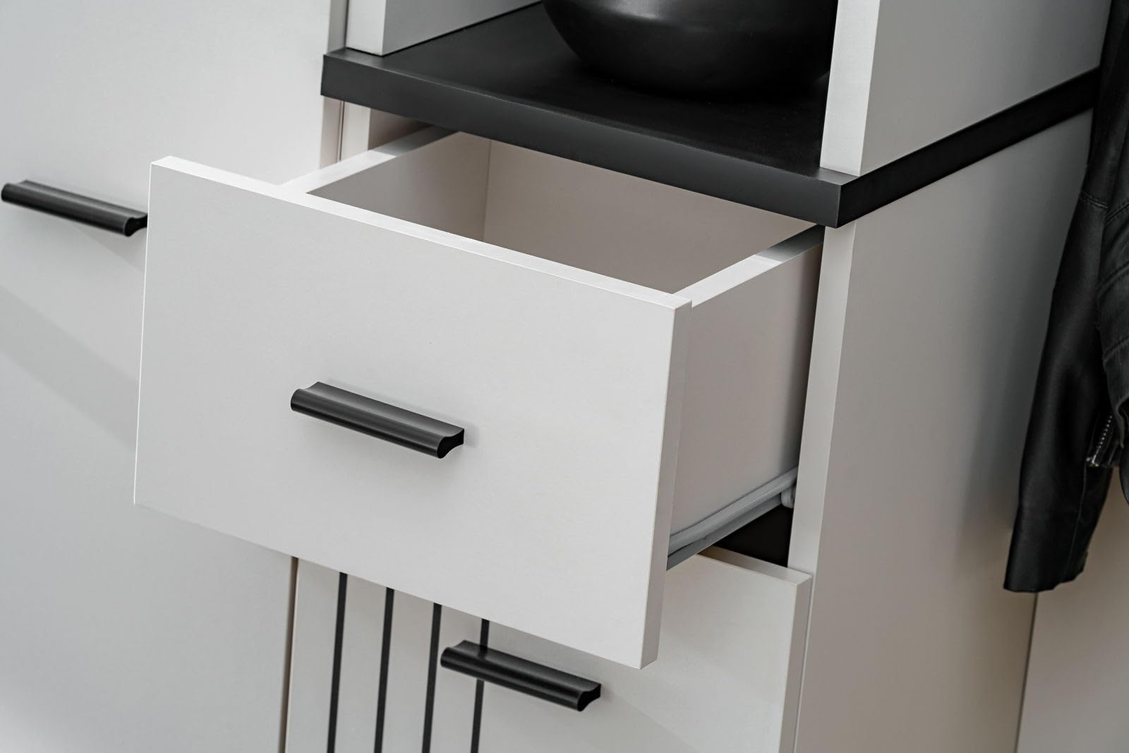 Deconation Hugo Viii - Mueble de entrada con espejo y armario (madera Mdf de Cachemira y negro, 210 x 203 x 32 cm)