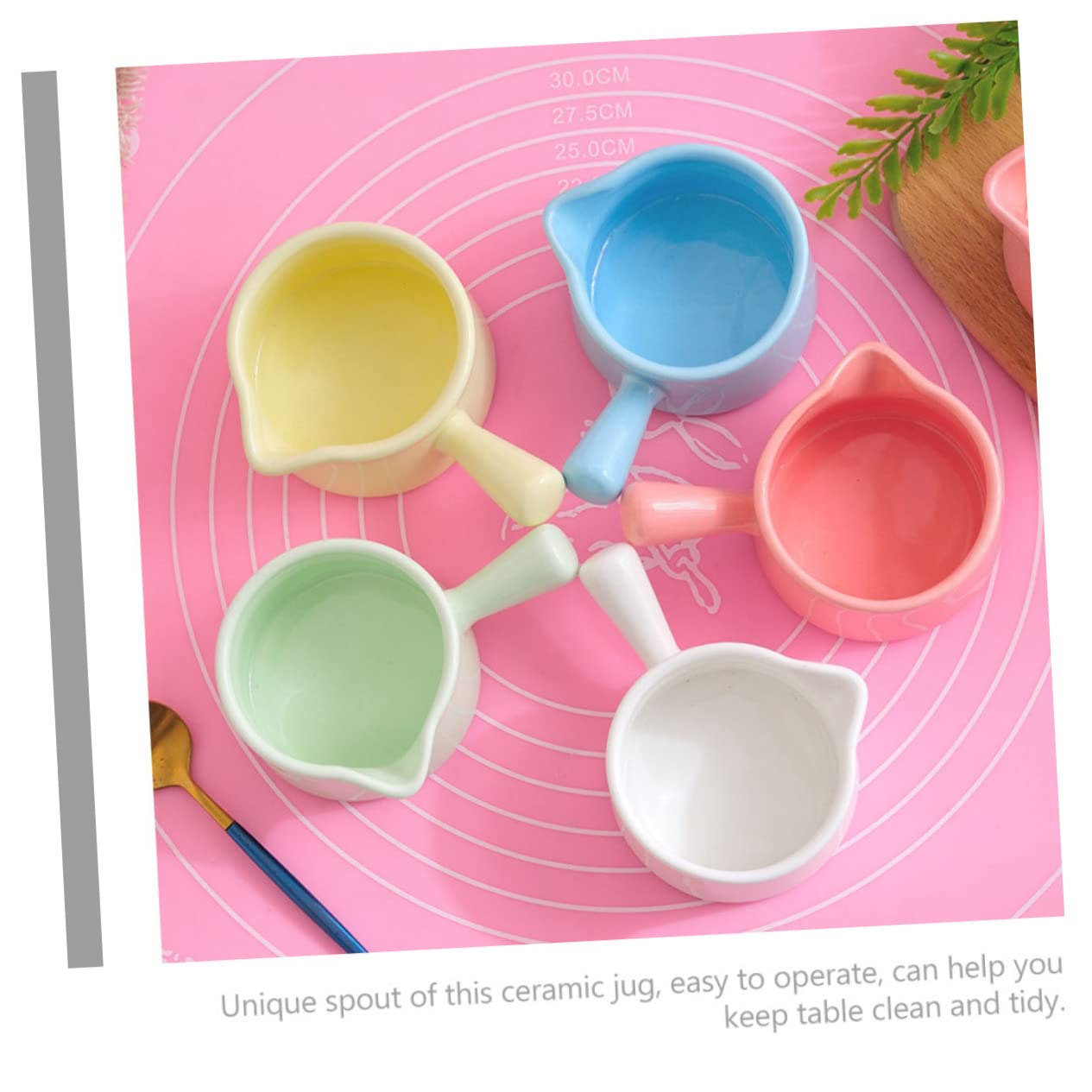 Lot de 5 Petits Pichets à Lait en Céramique 100ml avec Poignée, Design Polyvalent et Bec Unique pour Restaurant ou Café