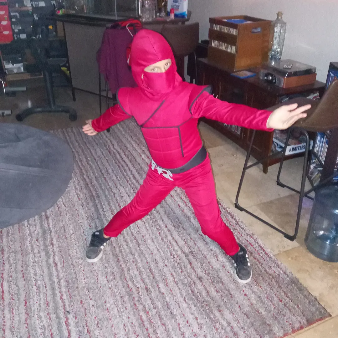 Actualizar 32+ imagen bully red ninja outfit Abzlocal.mx