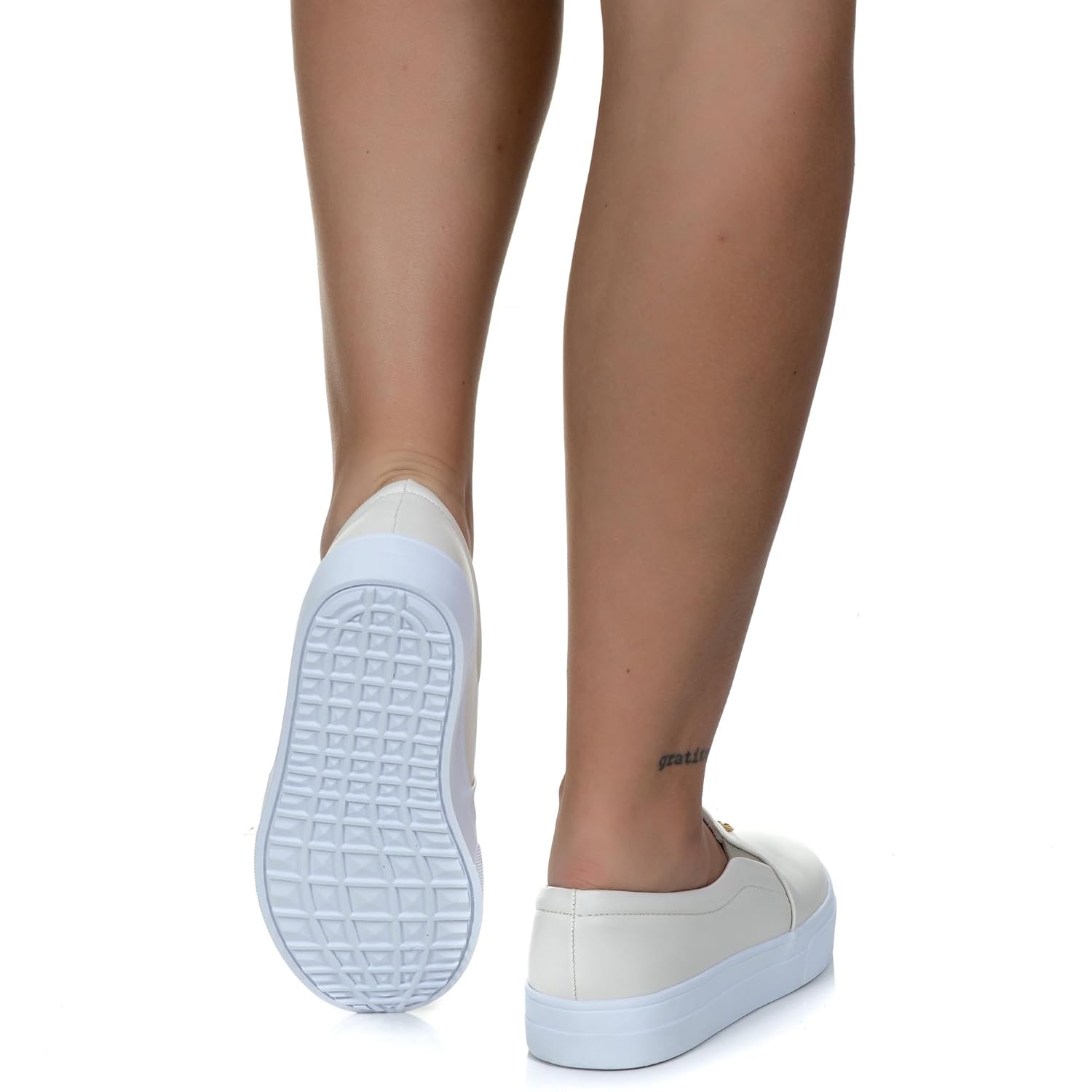 Tenis Slip On Feminino Iate Casual Estilo Shoes em promoção! Veja a oferta e mais achadinhos de Tênis 6 Hoje é o melhor dia para comprar Tenis Slip On Feminino Iate Casual Estilo Shoes com aquele preço maroto! Promoção! Aproveite a oferta! 6