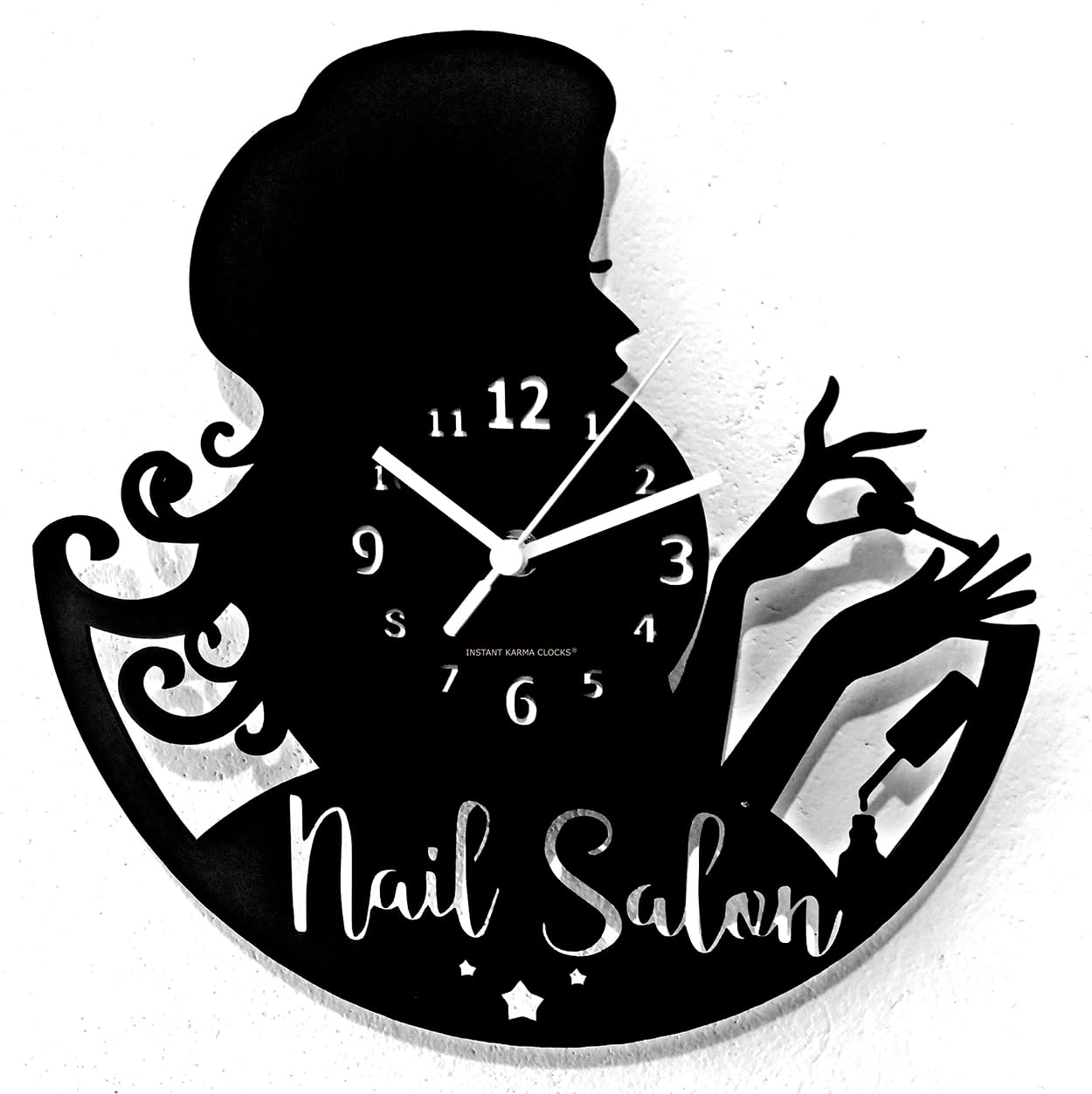 Horloge murale beauté au design élégant avec mécanisme à quartz de haute précision