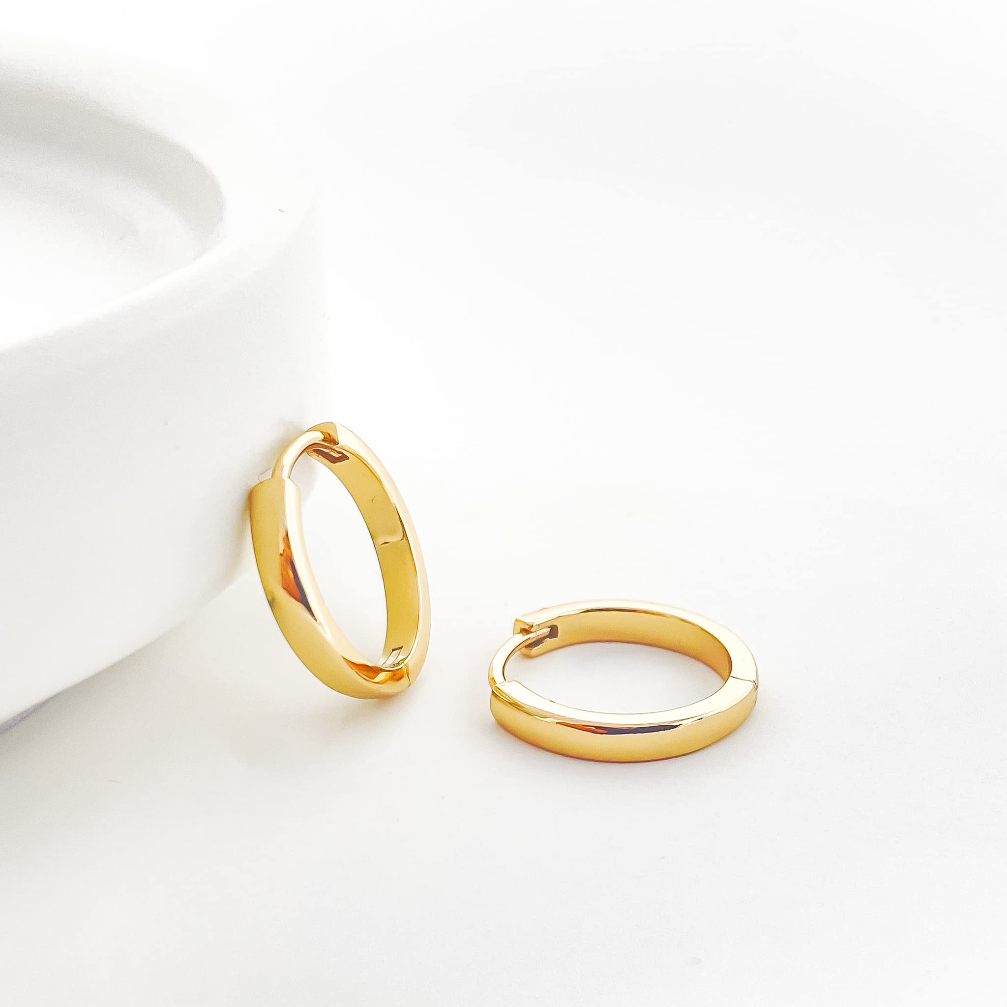 Mary & Jules goldene Ohrringe Damen aus recyceltem Silber, vergoldet, Ohrringe Creolen Gold aus 925 Sterling Silber, Ohrringe Gold Creolen für Frauen und Mädchen, hautverträglich, Echtschmuck