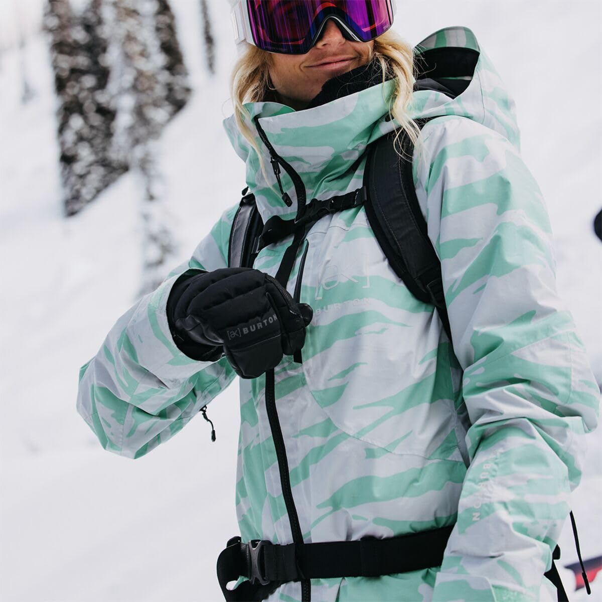 Amazon.com : Burton 100101BAIZSRegular Women's [ak] Embark Gore