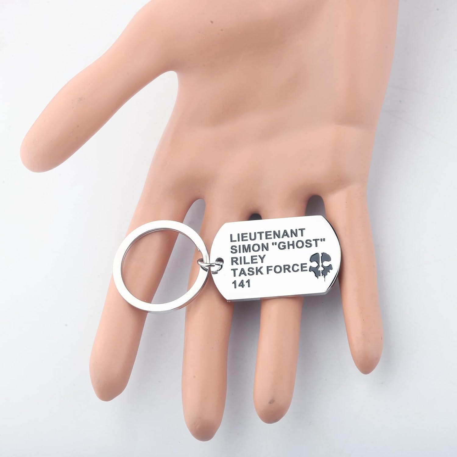 BLEOUK Video Game Keychain Funny Video Jewelry Present Mordern Ghost Series Gaming Gift Warzone Game Lover Gifts