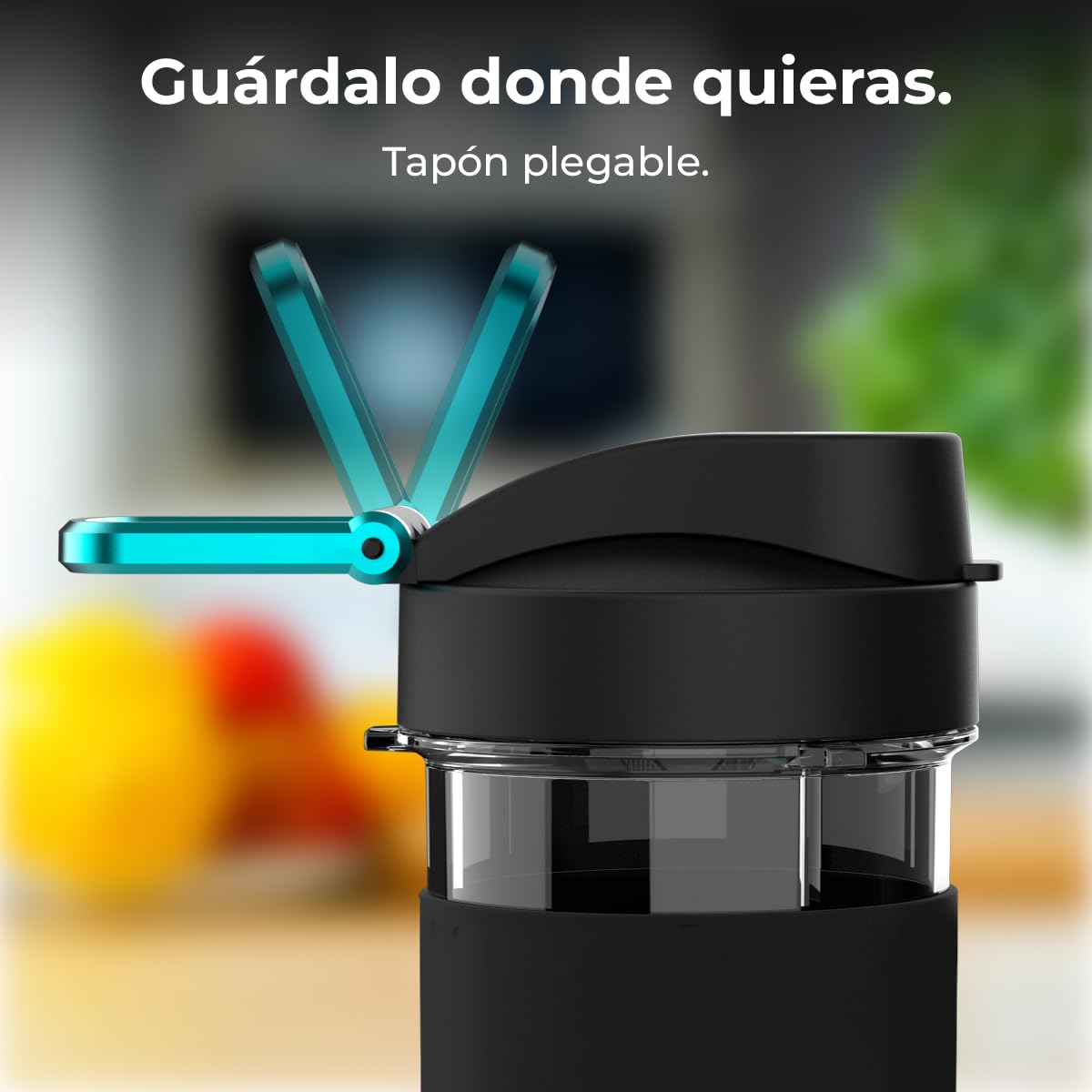 Cecotec Batidora de Vaso Individual Power Titanium 900 ProGo Hand Juice. 900W, 4 Cuchillas Titanio, Pica Hielo, Botella Sport 570ml, Agarre Ergonomico, Tapón Plegable, Asa de Silicona