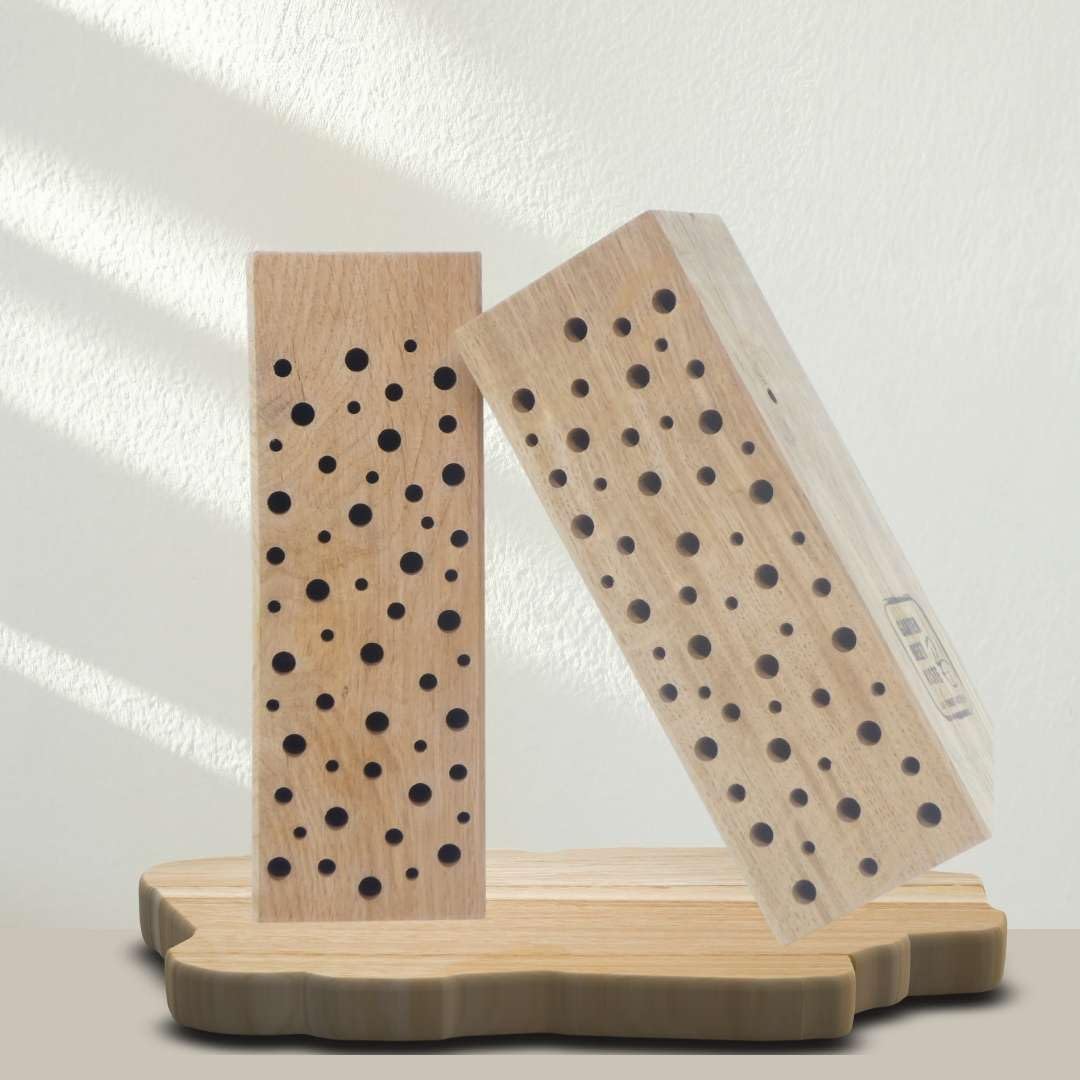 Bienenhotel Stamm Insektenhotel Wildbienen Eiche Massivholz Hartholz Wildbienenhotel Nisthilfe Bienen (Natur unbehandelt, 25 cm)