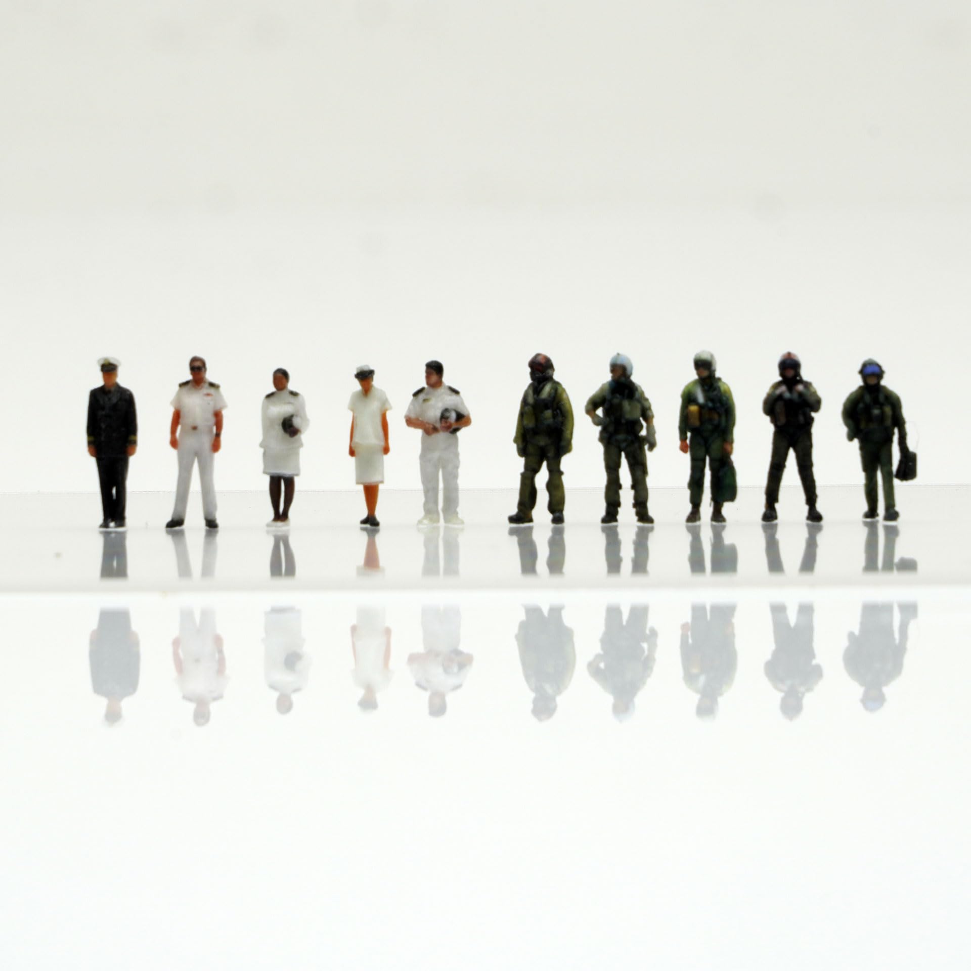 Amazon | figreal 1/200 U.S.NAVY(1) 10a 10体 200-00015-10a 彩色済み