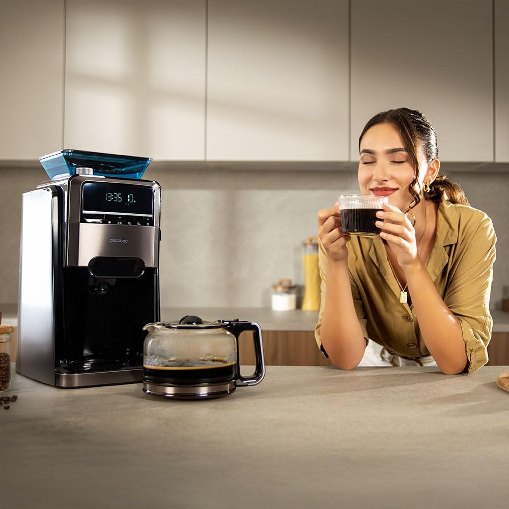 Cecotec Macchine da Caffè a Filtro Coffee 66 Grind & Brew. 1400W, 1.5L, 12 Tazze, 230g Serbatoio Chicchi, Macinacaffè Conico, 7 Livelli, Programmabile fino a 24h, Intensità Regolabile, Acciaio Inox