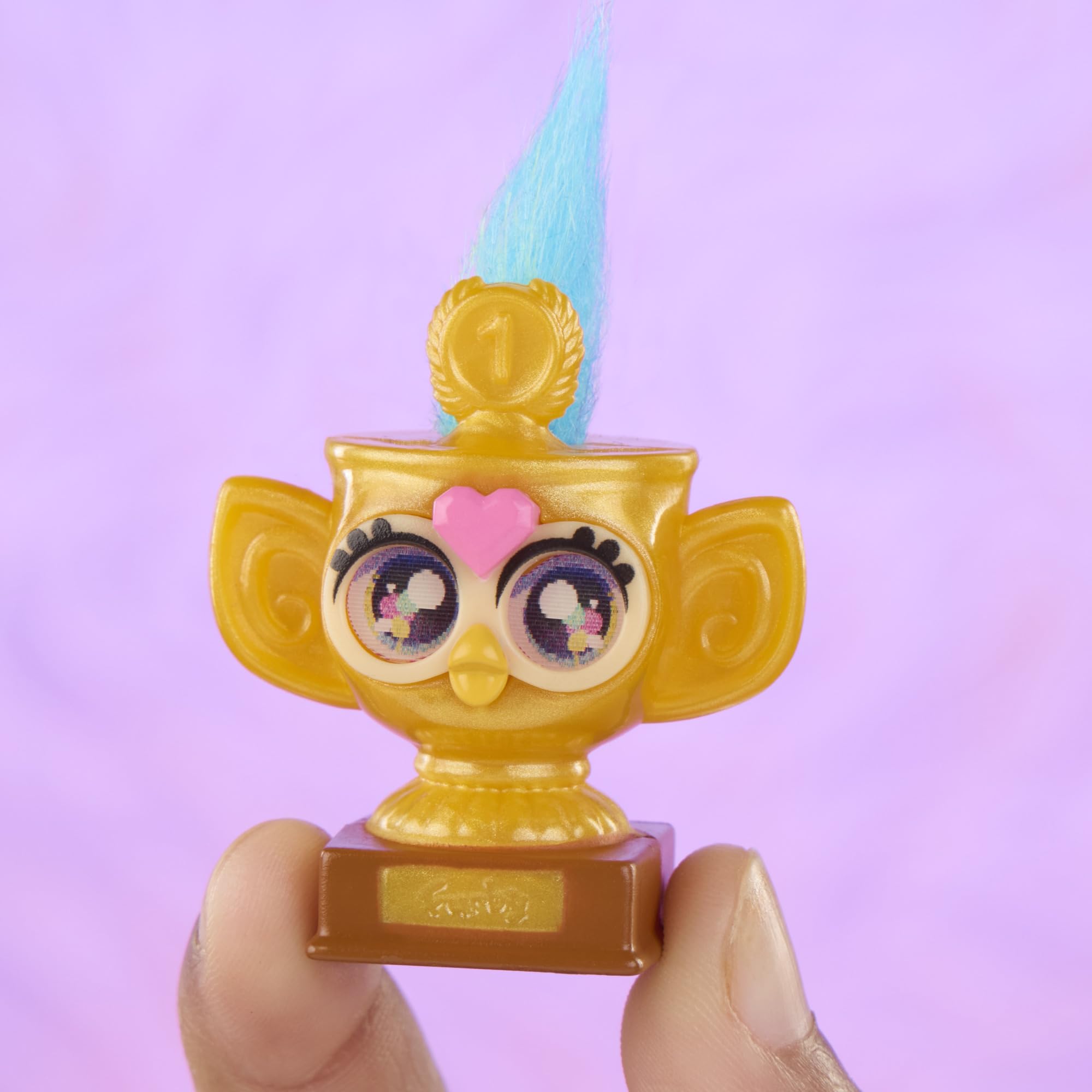 Sześciopak miniaturowych zabawkowych figurek Furby z motywami sportowymi, kolekcjonerskie figurki o wysokości 2,54 cm, wiek: od 5 lat