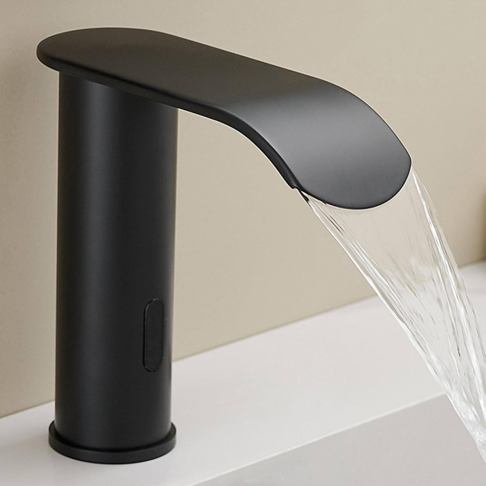 Robinet sans Contact pour Éviter les Traces de Calcaire et Nettoyer Facilement le Lavabo