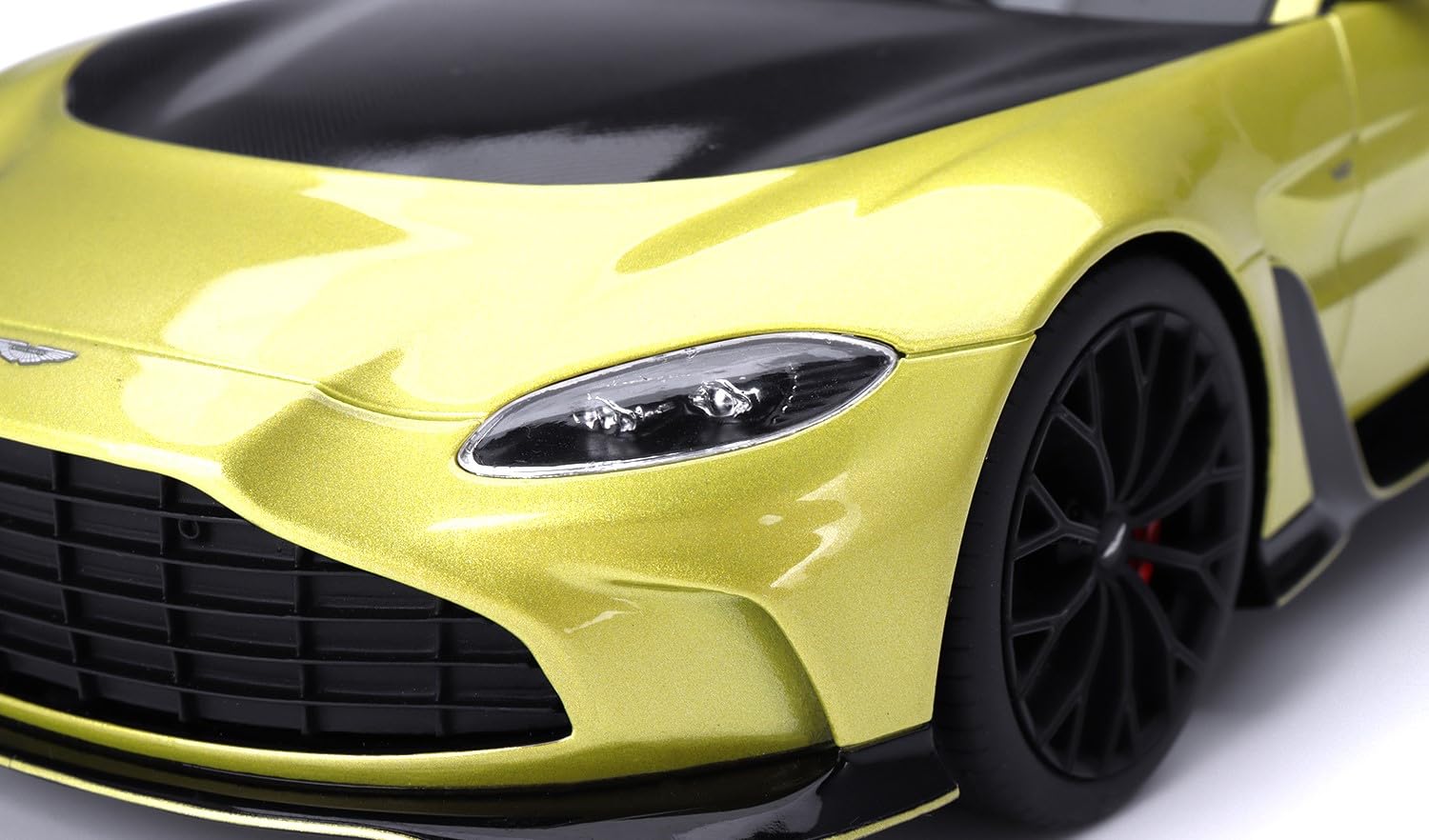 自動車 1/18 topspeed astonmartin vantage 自動車 1/18 topspeed astonmartin vantage TOP SPEED 1/18
