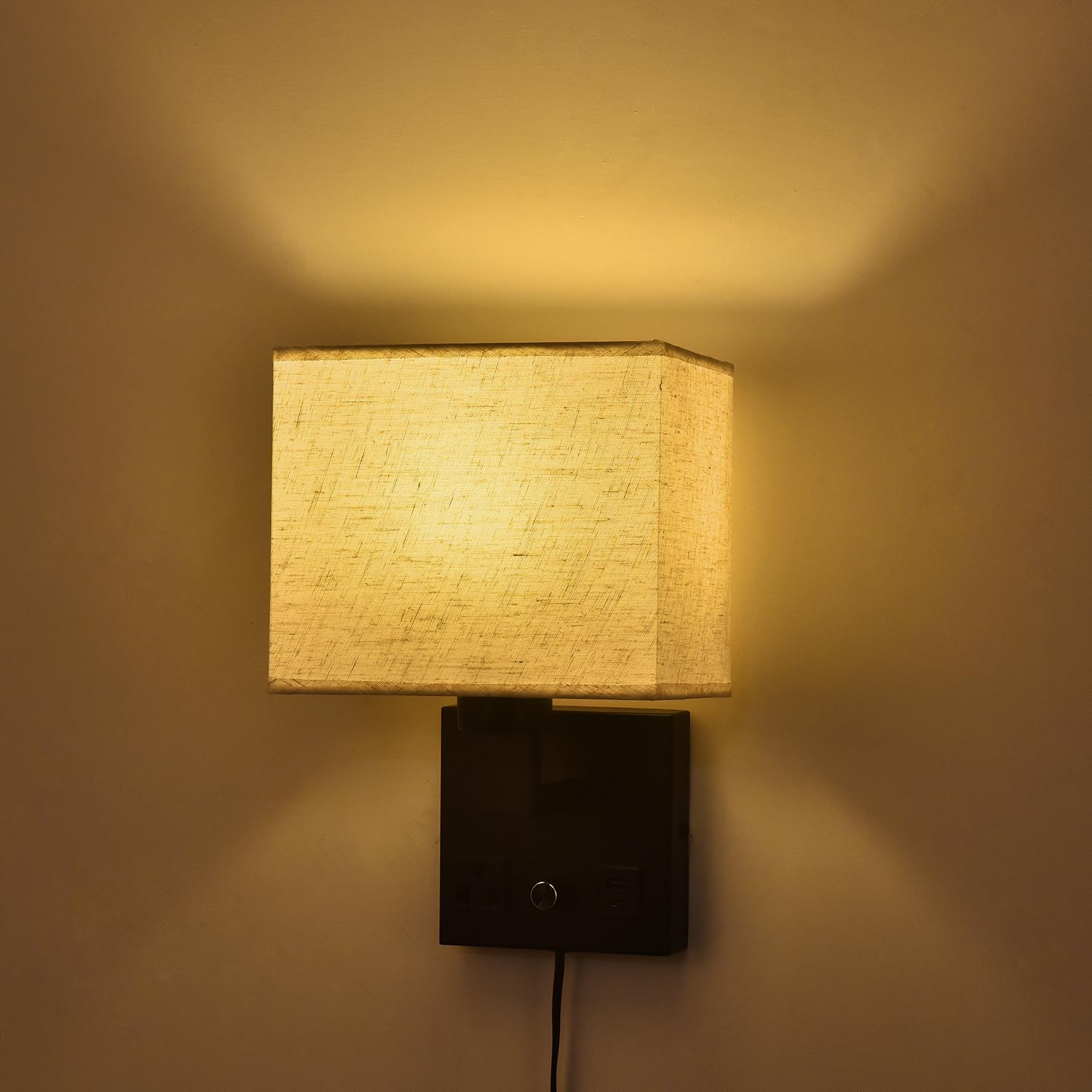 Lampa ścienowa do sypialni, lampa ścienowa do podłączenia - Przełącznik z regulacją jasności z gniazdem sieciowym i portem USB - Abażur z tkaniny - Czarna lampa ścienowa do salonu