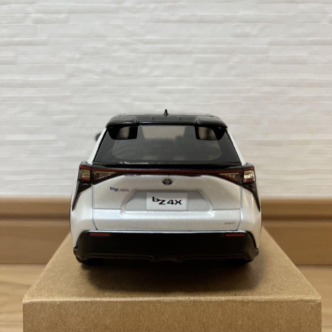 Amazon | TOYOTA bZ4X 5個セット カラーサンプル ミニカー | ミニカー