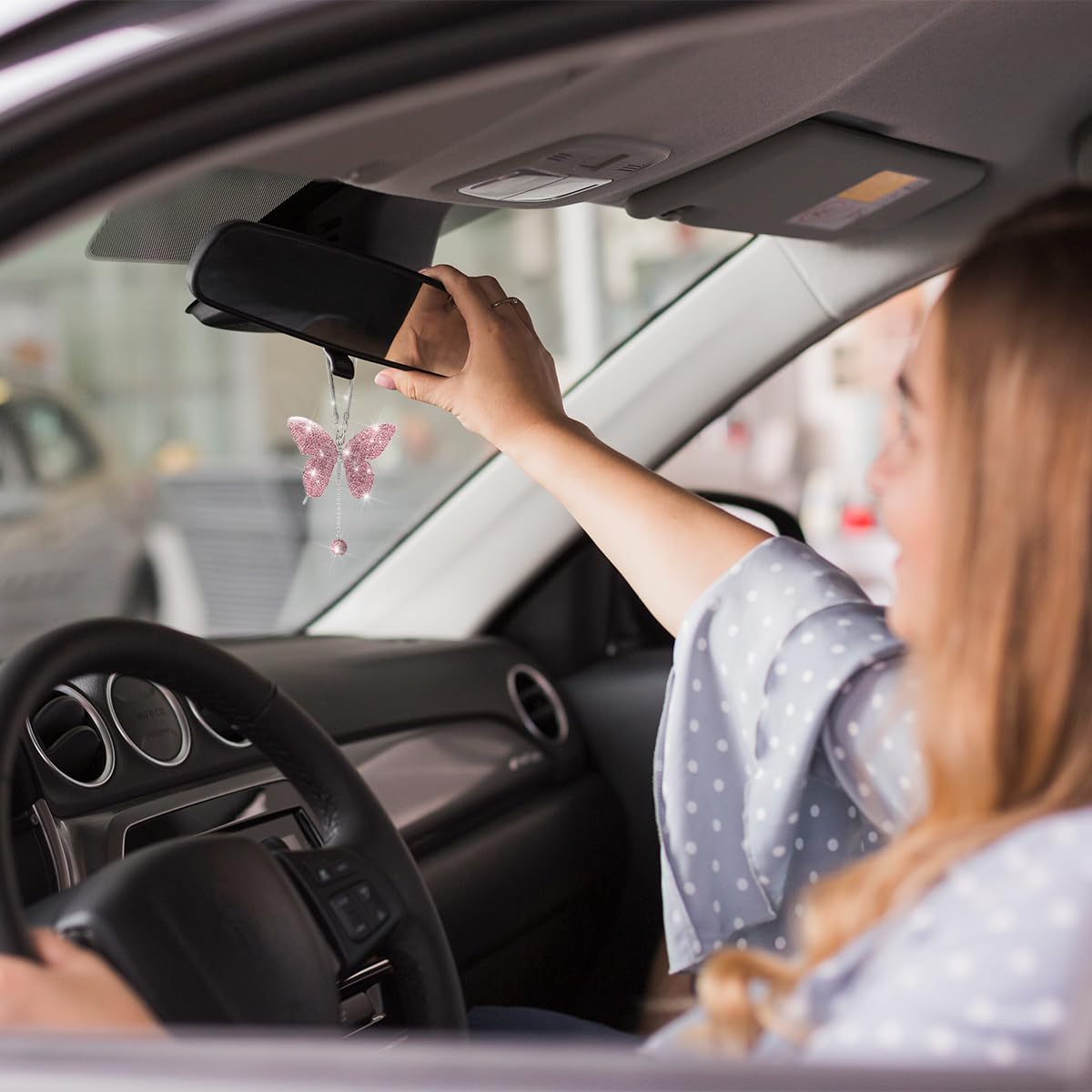 JNNJ Ciondolo a farfalla con diamanti per specchietto retrovisore dell'auto, accessori luminosi da appendere sull'auto, decorazione per le donne (rosa)