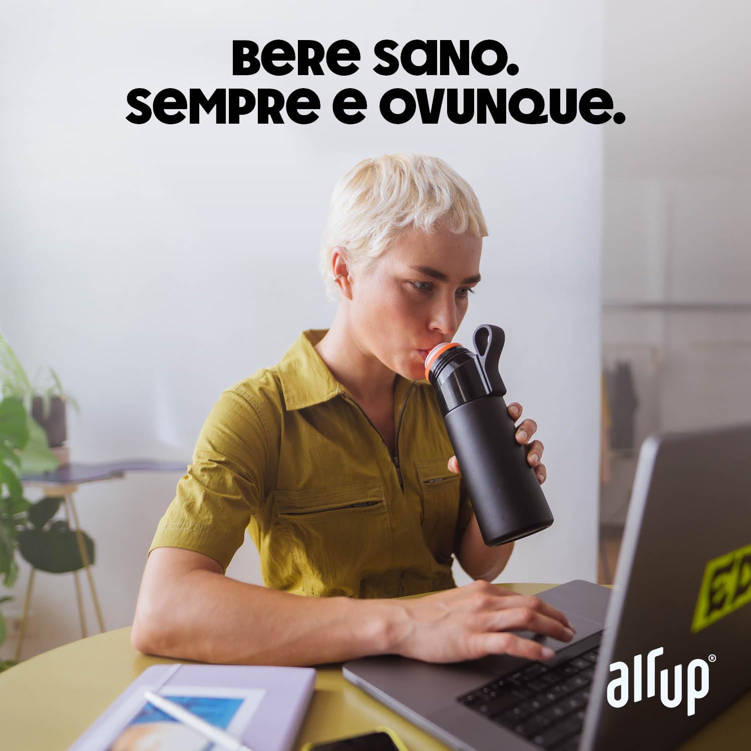 AIR UP® Borraccia Twist Pro Steel in acciaio inox Starter Set Originale, incl. pod aromatizzati in 5 gusti senza zucchero I Borraccia termica 480 ml, mantiene il freddo per 14h, tappo ermetico I Nero