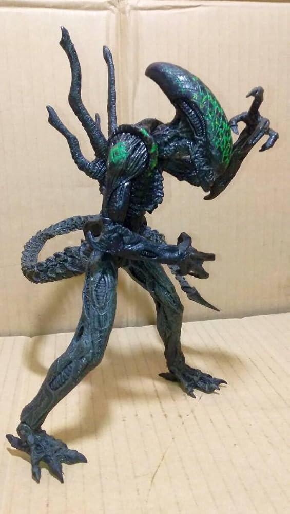 Amazon.co.jp: McFarlane Toys マクファーレン 『AVP エイリアン