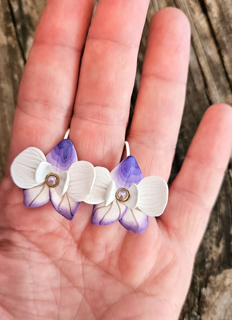 Pendientes Orquidea pequeños de arcilla polimerica, hechos a mano, Pieza unica