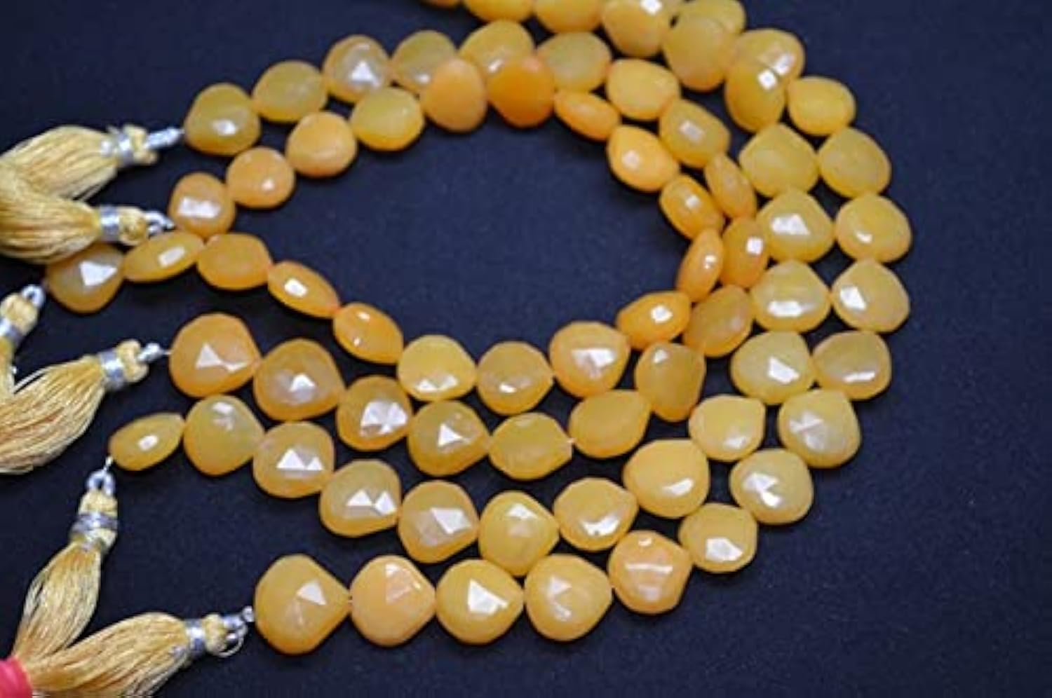 Chalcédoine mangue en perles cœurs de 12mm pour un style bohème chic