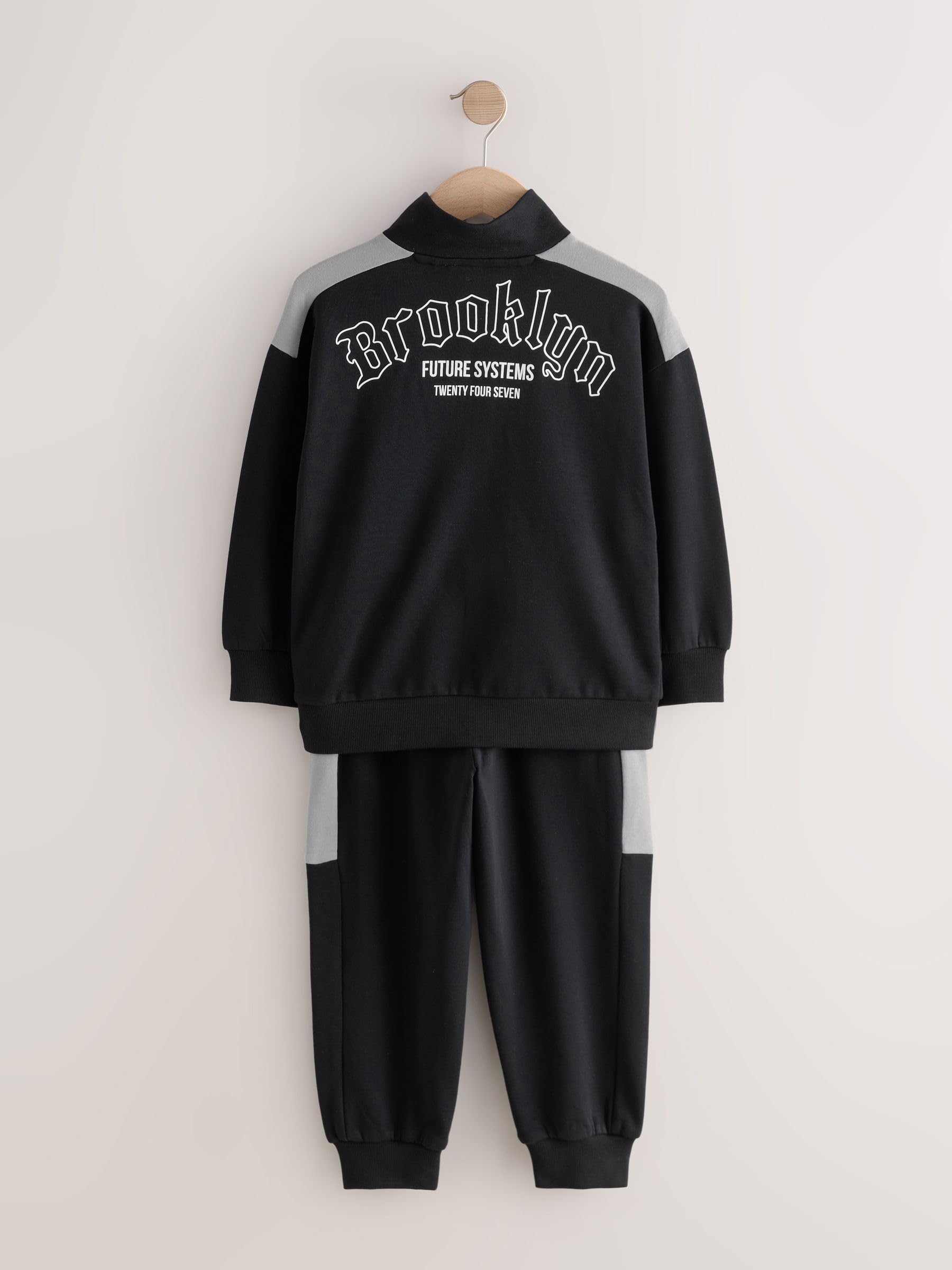 NEXT Niños Conjunto de sudadera con cremallera y cuello alzado y pantalones de chándal