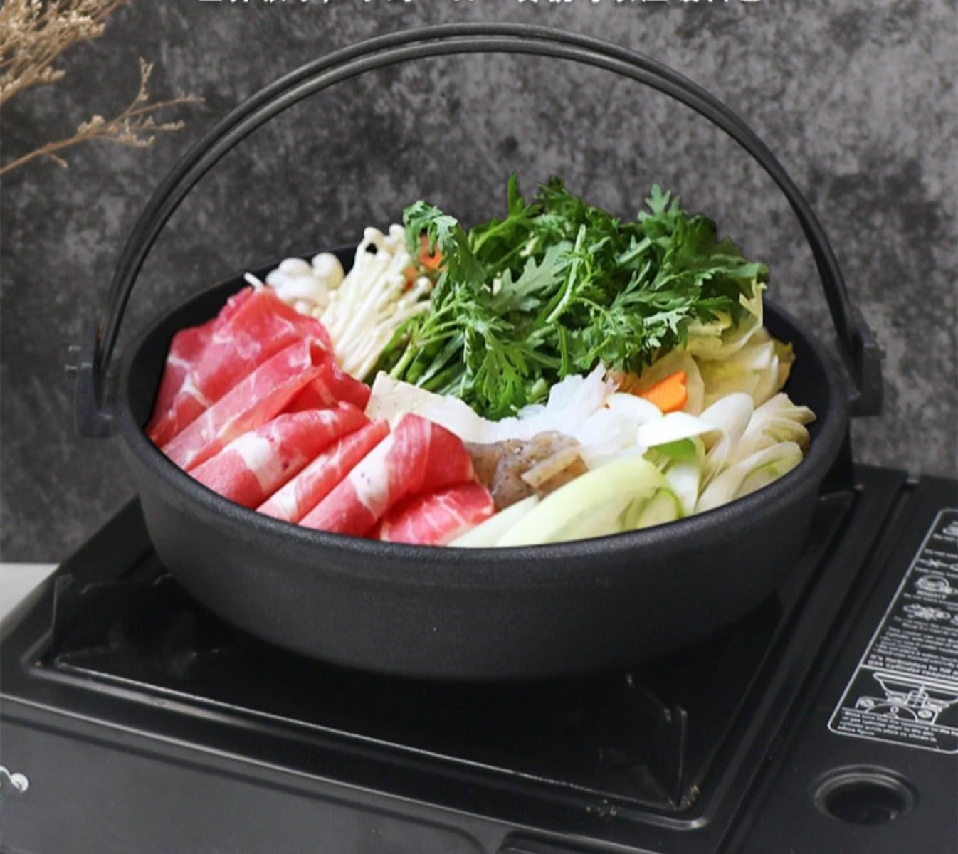 Amazon | すき焼き鍋 南部ツル付黒焼付 直火用 南部鉄器 (26 CM,木蓋金
