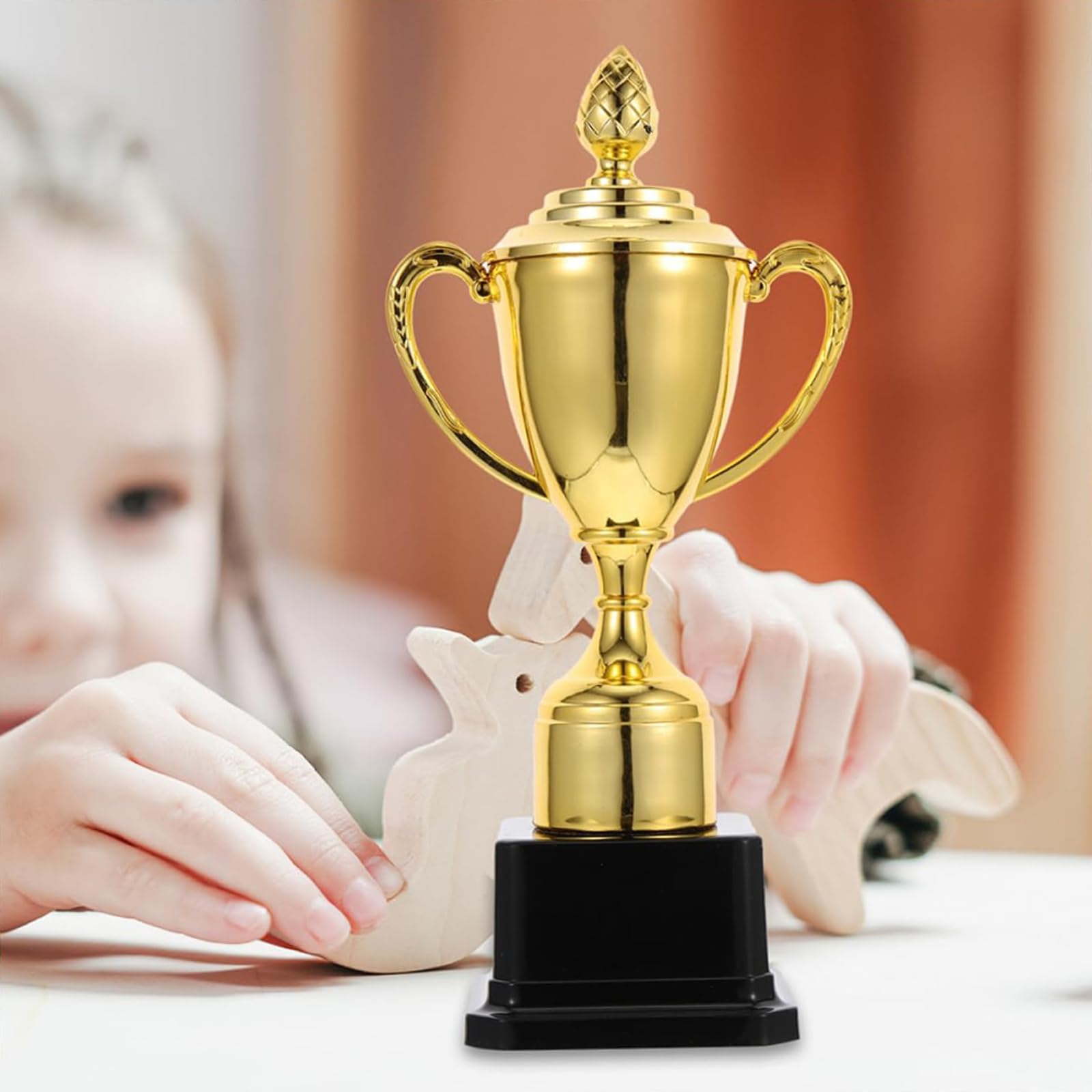 esmen 2 Stück Trophäen-Party-Medaillen, Gold-Trophäen, Fußball-Trophäen, Gewinner-Trophäen-Pokal für Verschiedene Wettbewerbe, Auszeichnungen, Partys usw