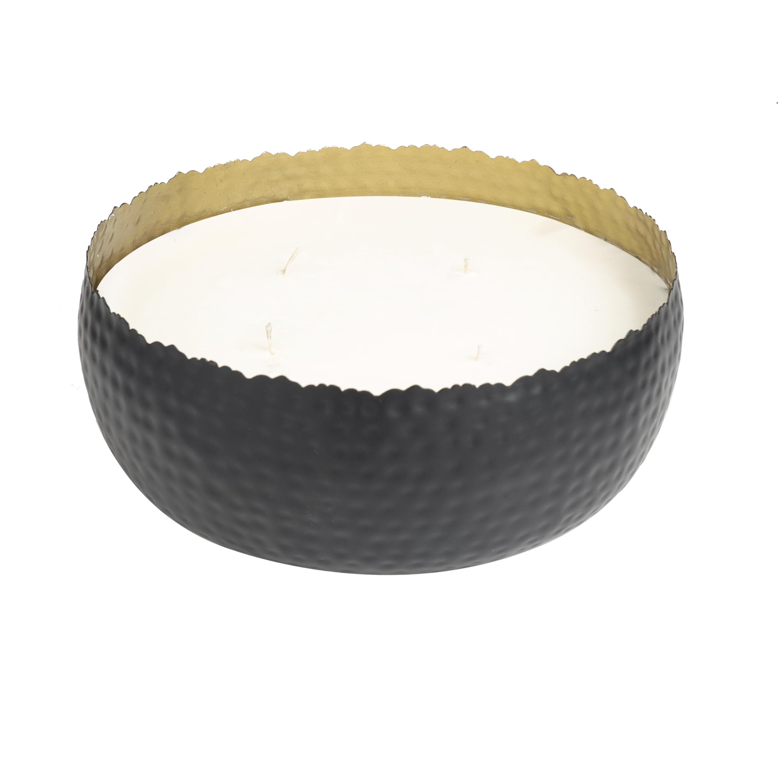 CosmoLiving by Cosmopolitan - Vela de metal con aroma a fogata ancha martillada de 90 onzas, 4 mechas con cera blanca, 10 x 10 x 4 pulgadas, color negro