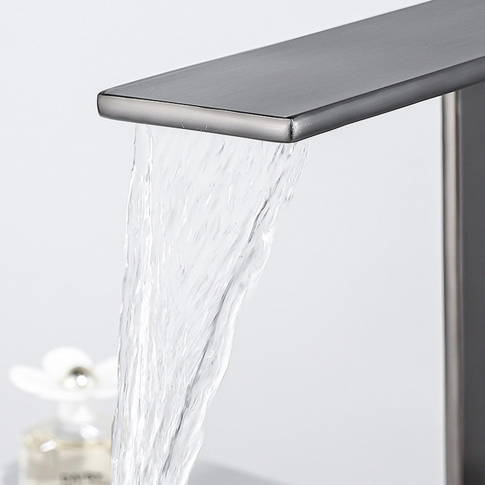 Wasserhahn Bad Waschtischarmatur Mischbatterie Waschbecken Waschbeckenarmaturen Einhebelmischer Wasserfallarmaturen für Waschbecken Messing Warm und Kalt,Chrom Badarmatur Waschbeckenarmatur