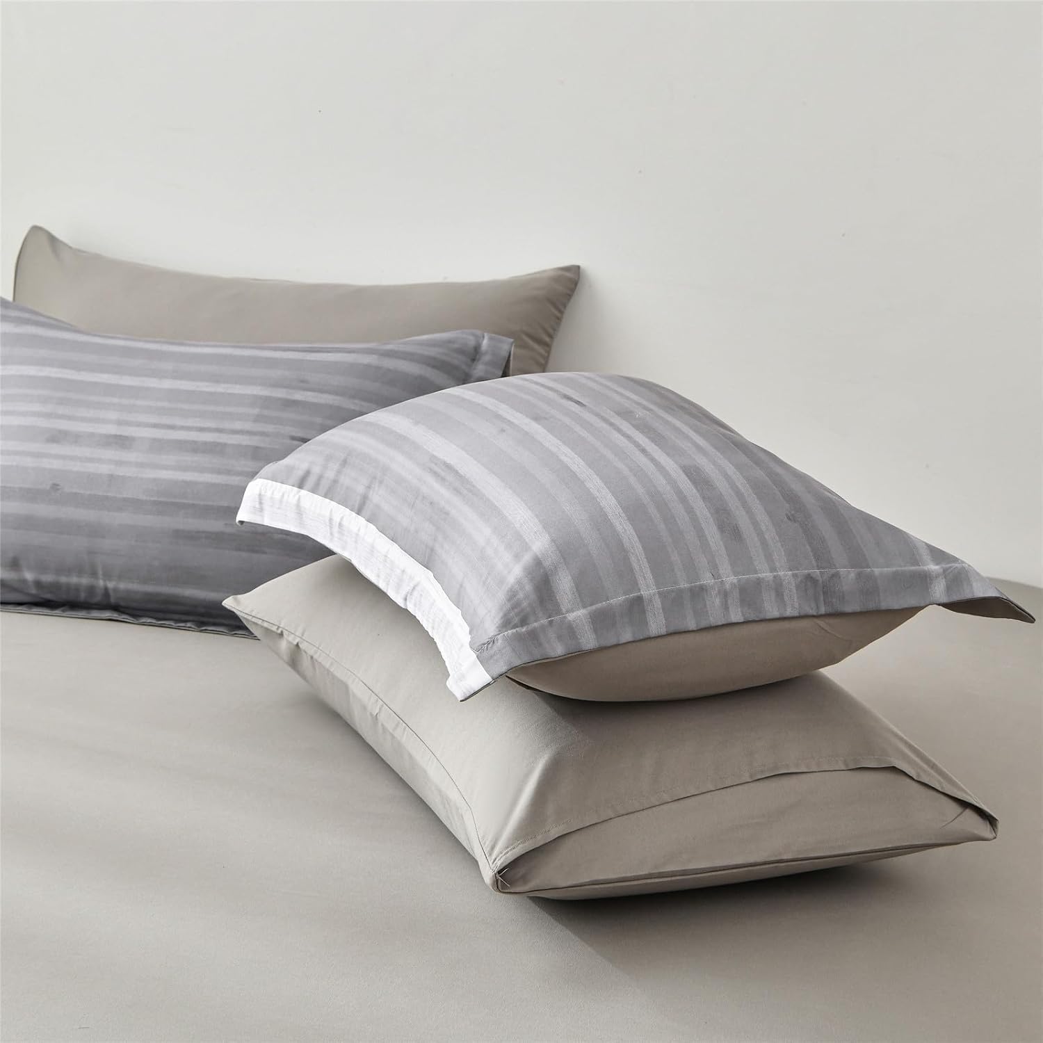 KAKIJUMN 7 Piece Bed in a Bag Stripe Comforter Set Full Size, White Grey Patchwork Striped Comforter and Sheet Set, All Season Soft Microfiber Complete Bedding Set(Light Grey,Full) - Image 7