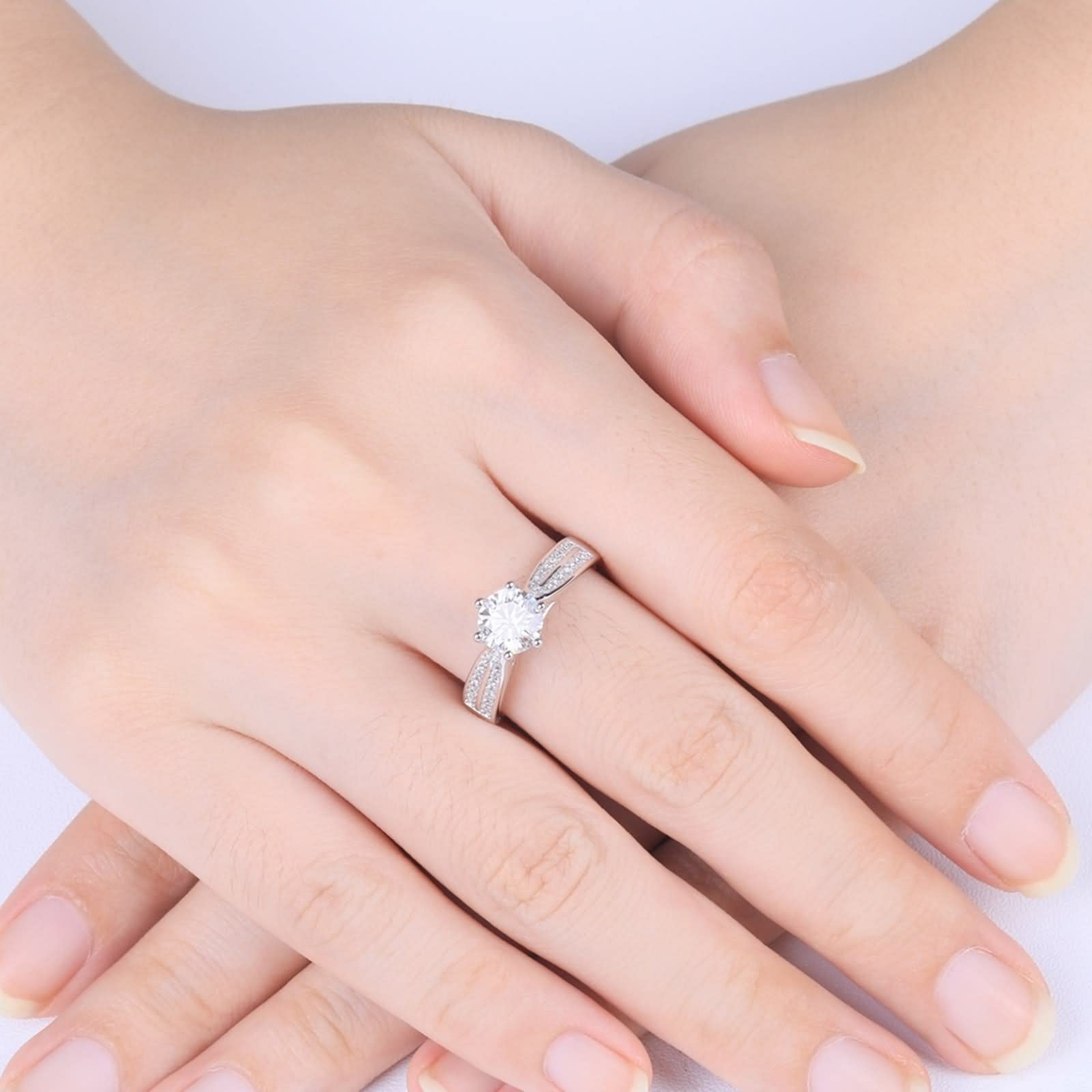 Juego de Anillos de Compromiso, Anillos Plata Mujer Diseño de Solitario de 6 Puntas. con Blanco Redonda Moissanita Plata de Ley 925