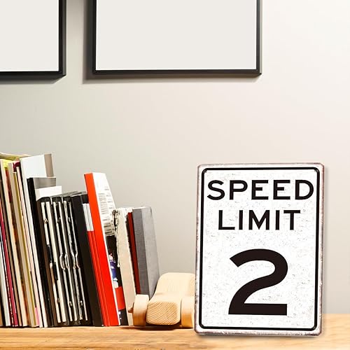 Miniatura 6 de Letrero de cumpleaños de coche de carreras, regalos para niños, retro, límite de velocidad 2, letrero para habitación de niños, cueva de hombre,