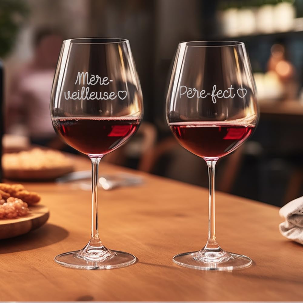 Coffret 2 Verres à Vin Gravés, Design Pèrefect et MèreVeilleuse, Cristal, Cadeau pour Parents, Set de Dégustation, verres gravés, duo de verre