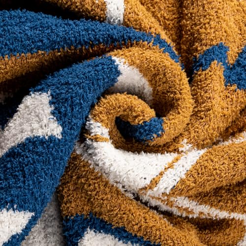 Image of Jay Franco Harry Potter Feather Knit Fluffy Throw Blanket - Hogwarts Crest Fuzzy Blanket Measures 50 x 60 Inch, Super Soft Lightweight Bedding
