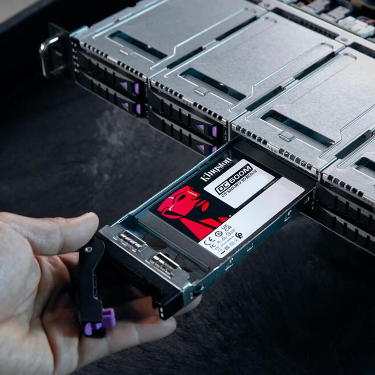 Kingston DC600M SSD 2.5” 960Go (Usage Mixte) Enterprise SATA SSD - SEDC600M/960G