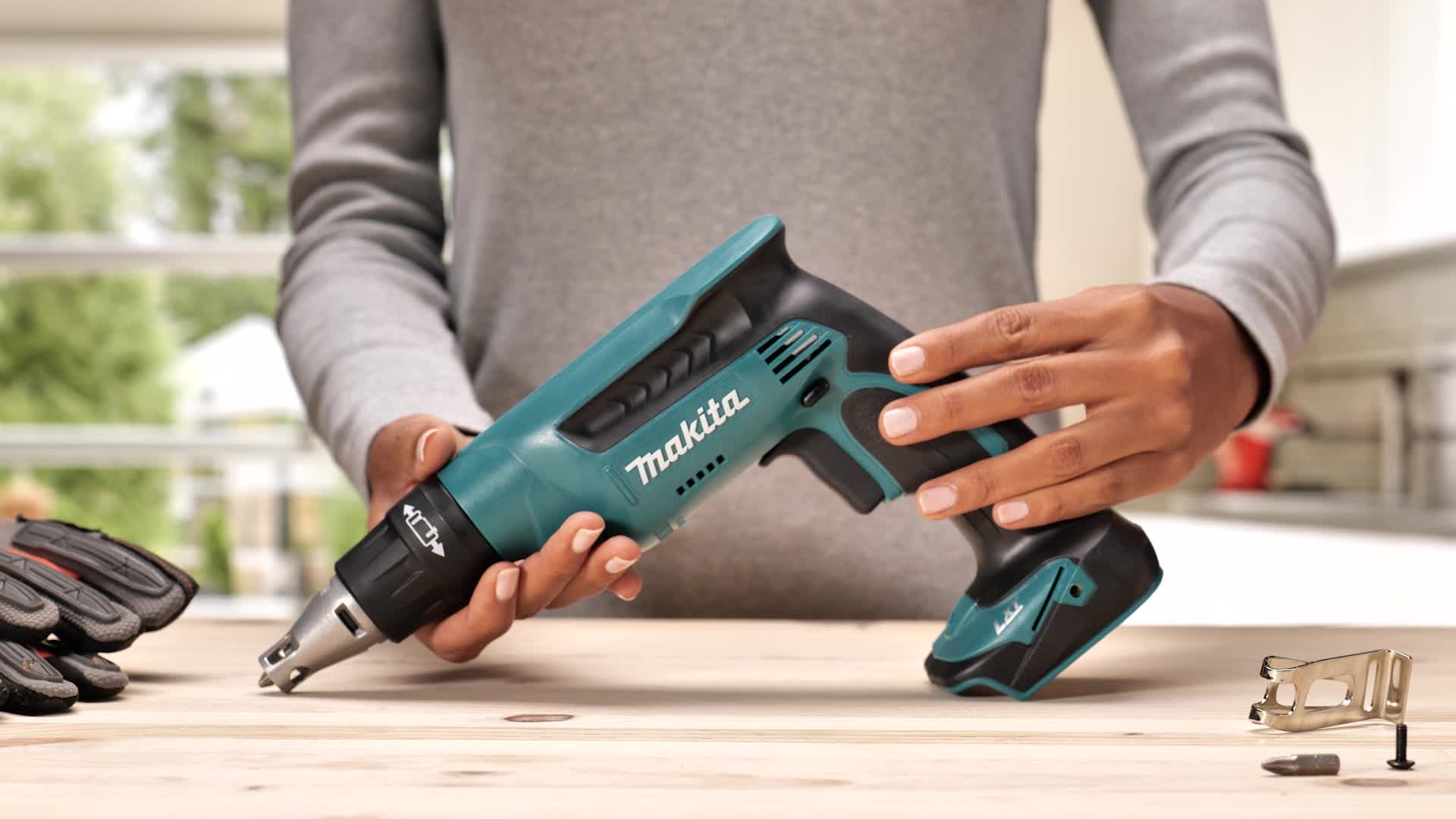 Makita DFS451Z - Atornillador A Batería BL 18V LXT | C.Turró