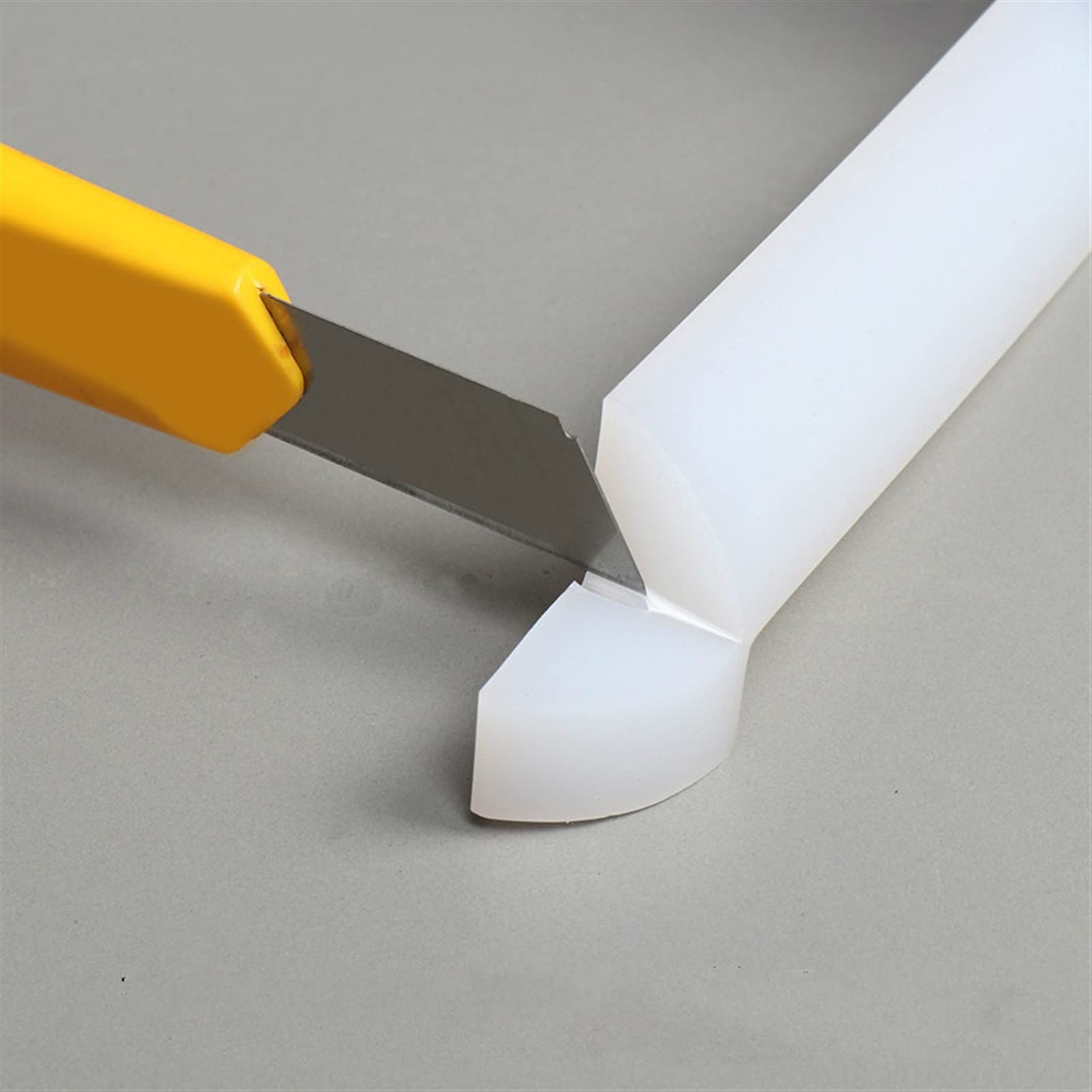 Joint pour Porte Fenêtre Triangle Silicone Bouchon d'eau Salle de Bain et Cuisine barrières d'eau Auto-adhésif butée (Size : 150CM)