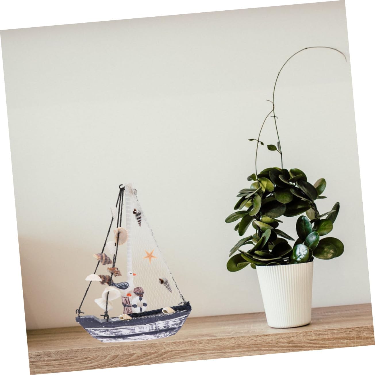 Garneck Real Shell Sailing Boat Ornament Resin Craft Home Decoration for Family Friends