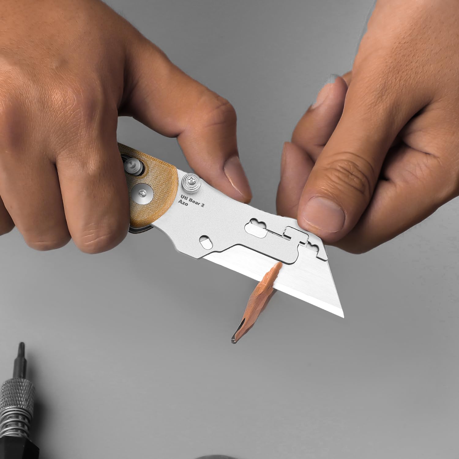 Kizer Uti BEAR 2 (Werkzeuglose Version) Klappmesser, Schnellwechsel-Teppichmesser EDC-Messer mit 5 Stück 7 cm Rasierklingen, Kupplungssperre und Taschenclip Kleine Taschenmesser V3619JA7