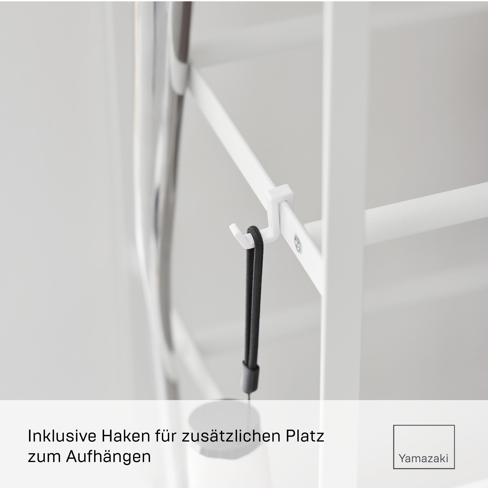 YAMAZAKI 1465 Tower 5-stöckiges Schuhregal mit Holzablage und Rollen, weiß, Stahl/Holz/Nylon, minimalistisch, 26 x 90,5 x 87 cm