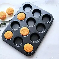 Forma Assadeira de Aço Carbono Antiaderente para Cupcakes com 12 Cavidades + 12 Formas de Silicone
