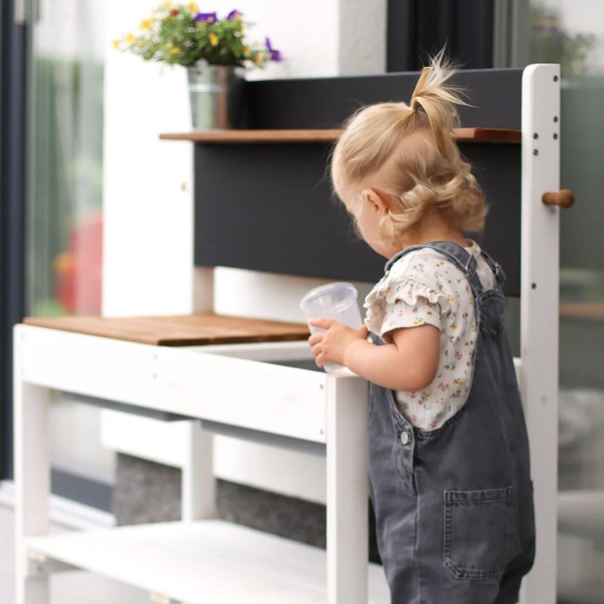Meppi Matschküche Kleiner Gärtner aus Holz - Outdoorküche für Kinder mit Matschwannen - Pflanztisch & Basteltisch