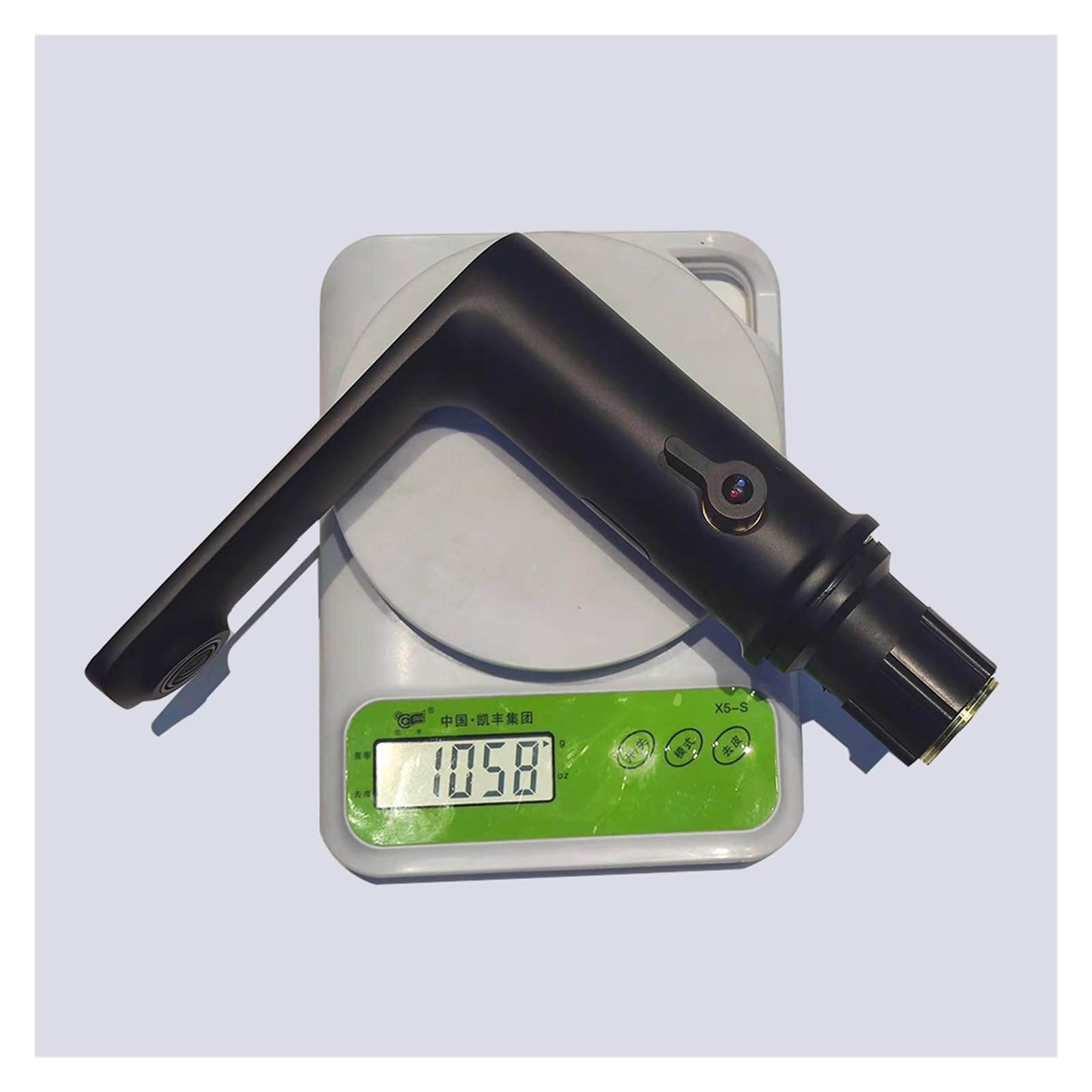 Blaco Negro Smart Robinet d'évier automatique Robinets Corps Laiton Cuivre Mélangeur Eau Froide Chaude Ac 220 V DC Alimentation par batterie 6 Tension