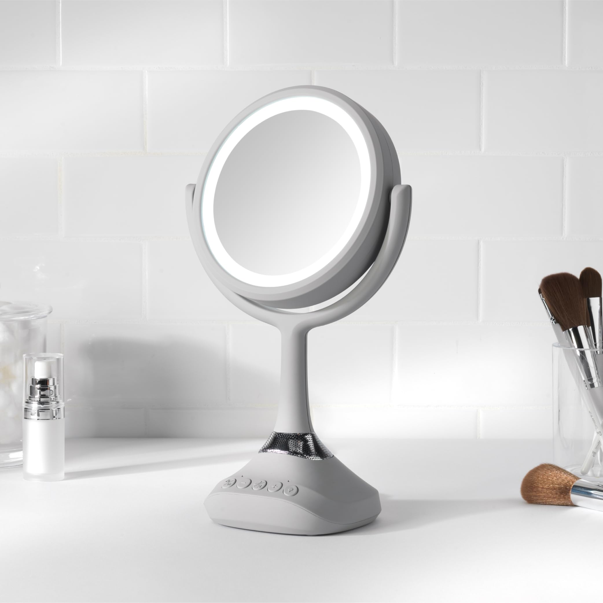 Homewerks 76-101-BT 19,1 cm persönlicher Make-up-Spiegel mit Bluetooth-Lautsprechern und LED-Beleuchtung, Handheld-Bluetooth-Kosmetikspiegel mit Lichtern für Badezimmer, Schlafzimmer oder Reisen