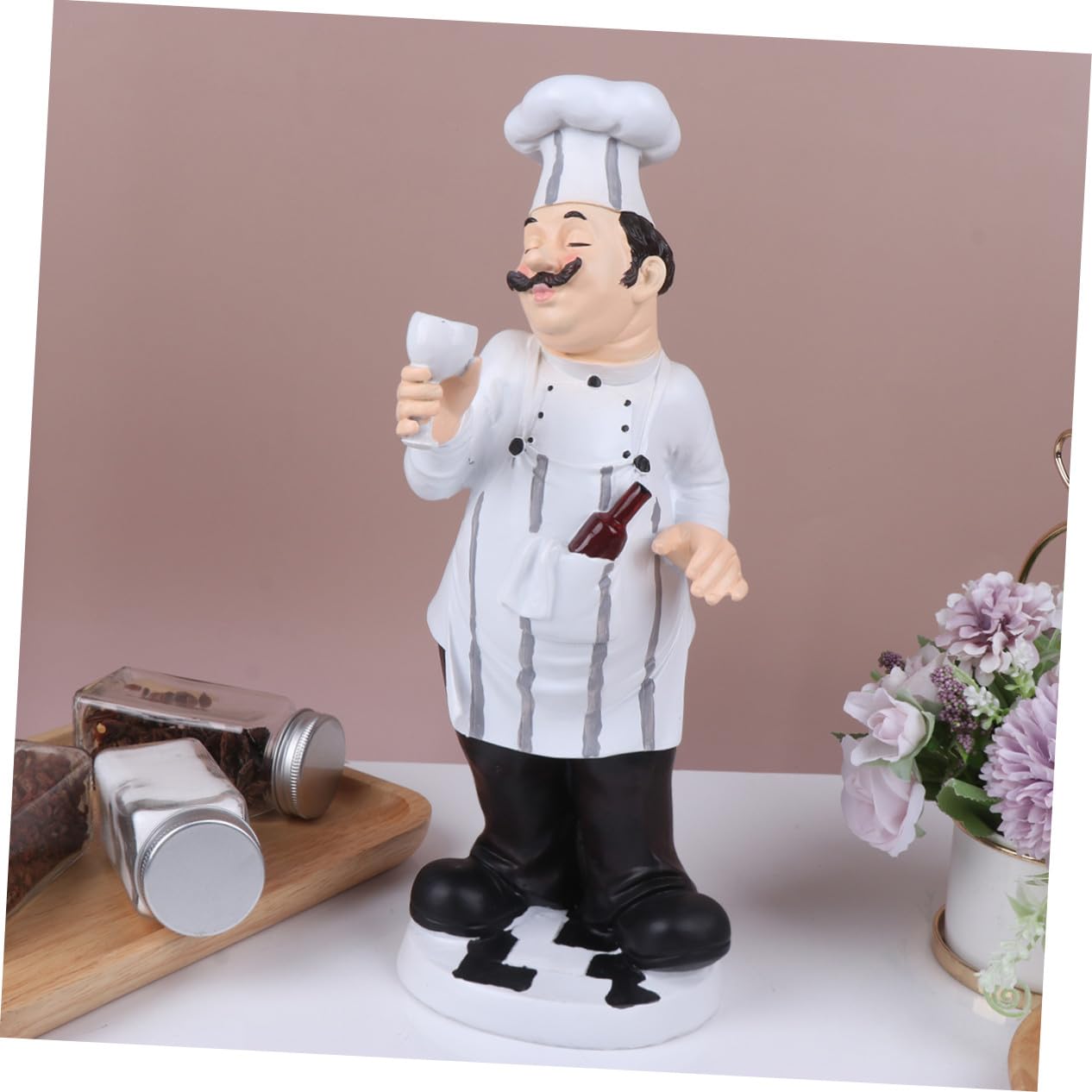 Statua Chef in Resina Stile Europeo Mini Decorazione da Tavolo per Cucina Ristorante e Caffetteria Figura Chef con Bicchiere Ornamentazione Divertente e Stabile per Casa e Locale
