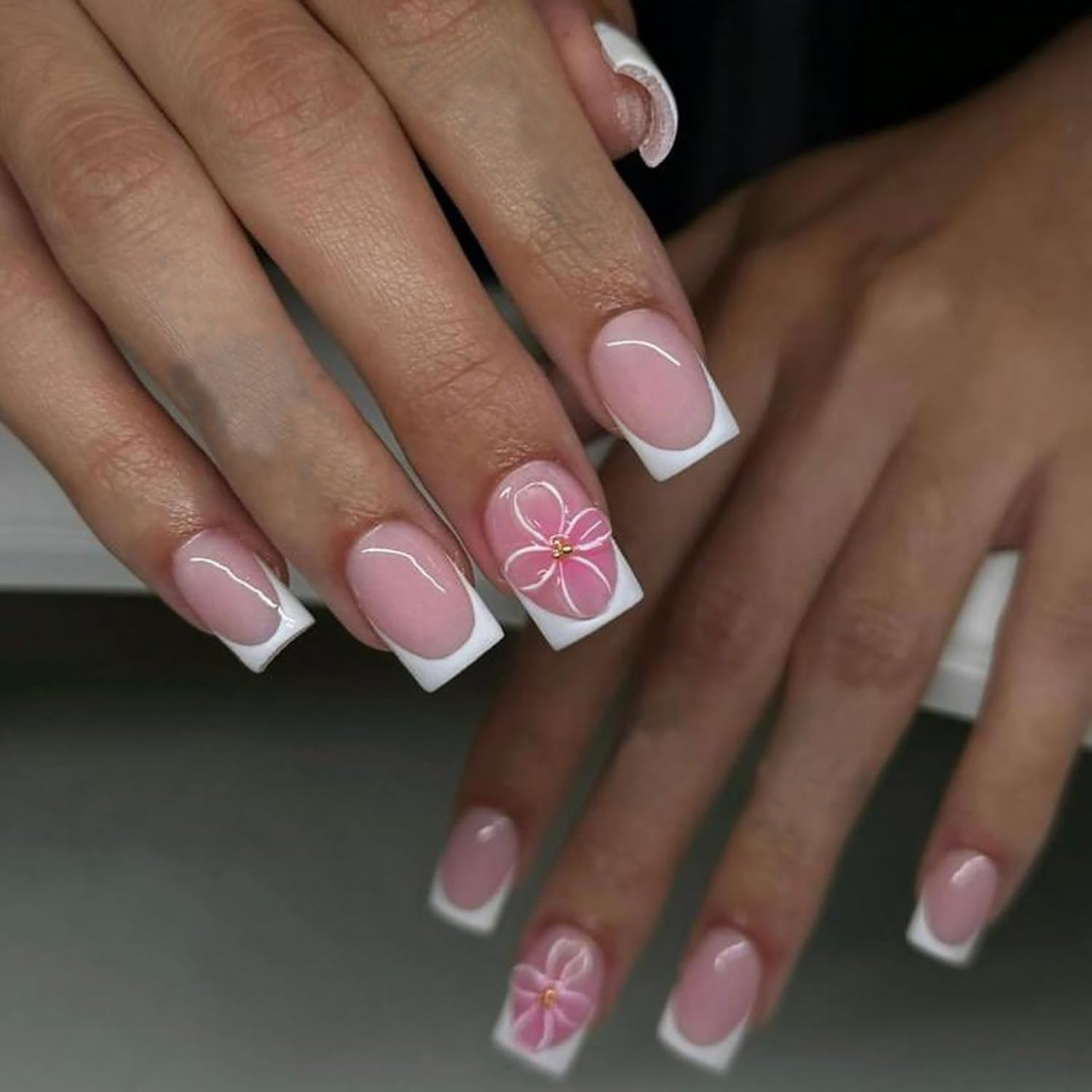 FIEONCIY Press on Nails Short Square Shaped Glossy Full Cover Square French False Nails with Designs Artificial Short Square Fake Nails with Charms
